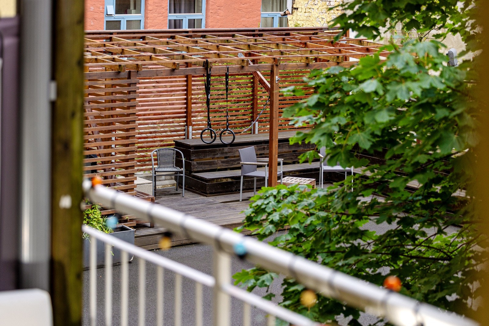 Som beboer har du også tilgang til en koselig bakgård. Galleribilde