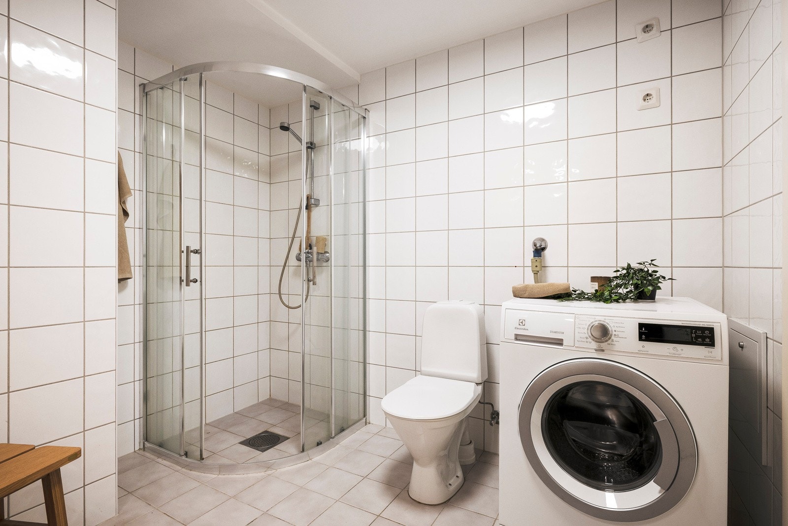 - Det er plass til både vaskemaskin og tørketrommel - Galleribilde