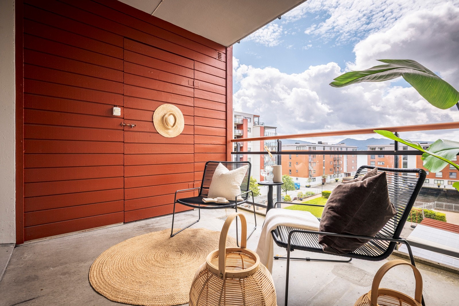 - På balkongen har man også en bod - Galleribilde