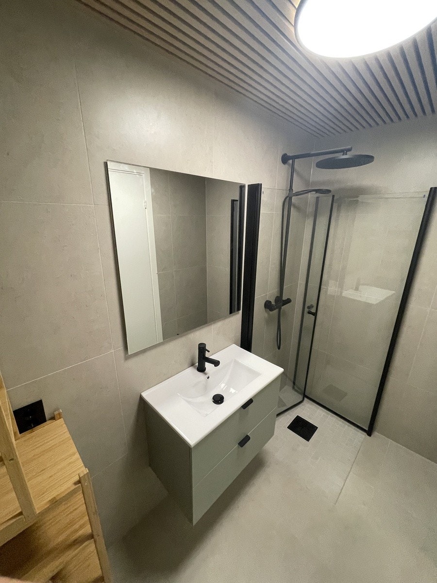 Det andre av to bad Galleribilde