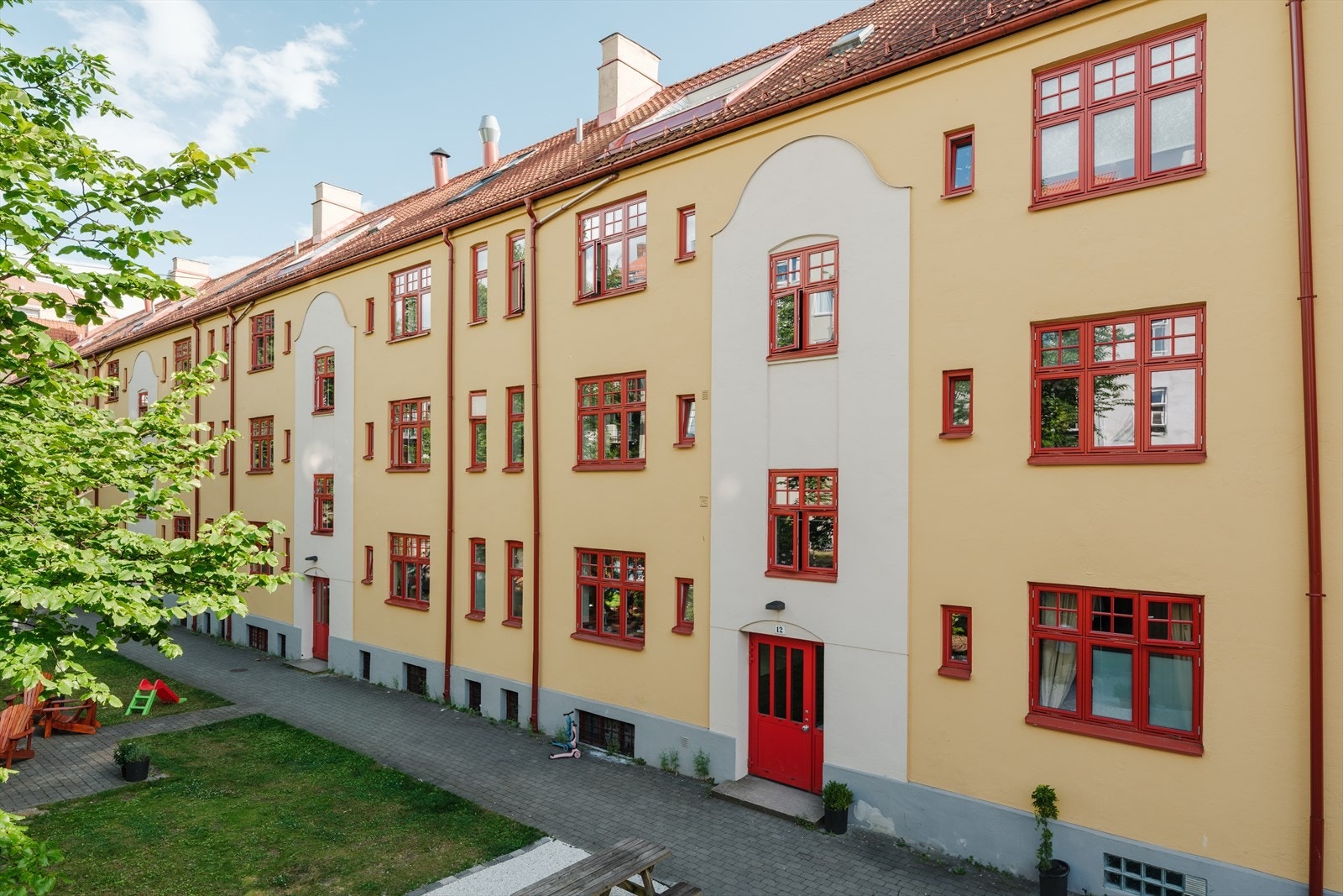 Bygget fra 1914 representerer en viktig del av utbyggingen av Torshov/Sagene slik vi kjenner det i dag. Etter at utbyggingen for bosetting av arbeidere på Grünerløkka var fullført, sto Torshov for tur. Galleribilde