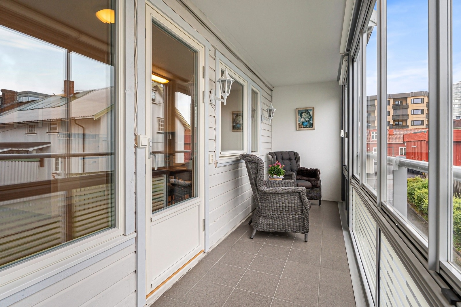 Innglasset balkong vendt mot nordvest Galleribilde