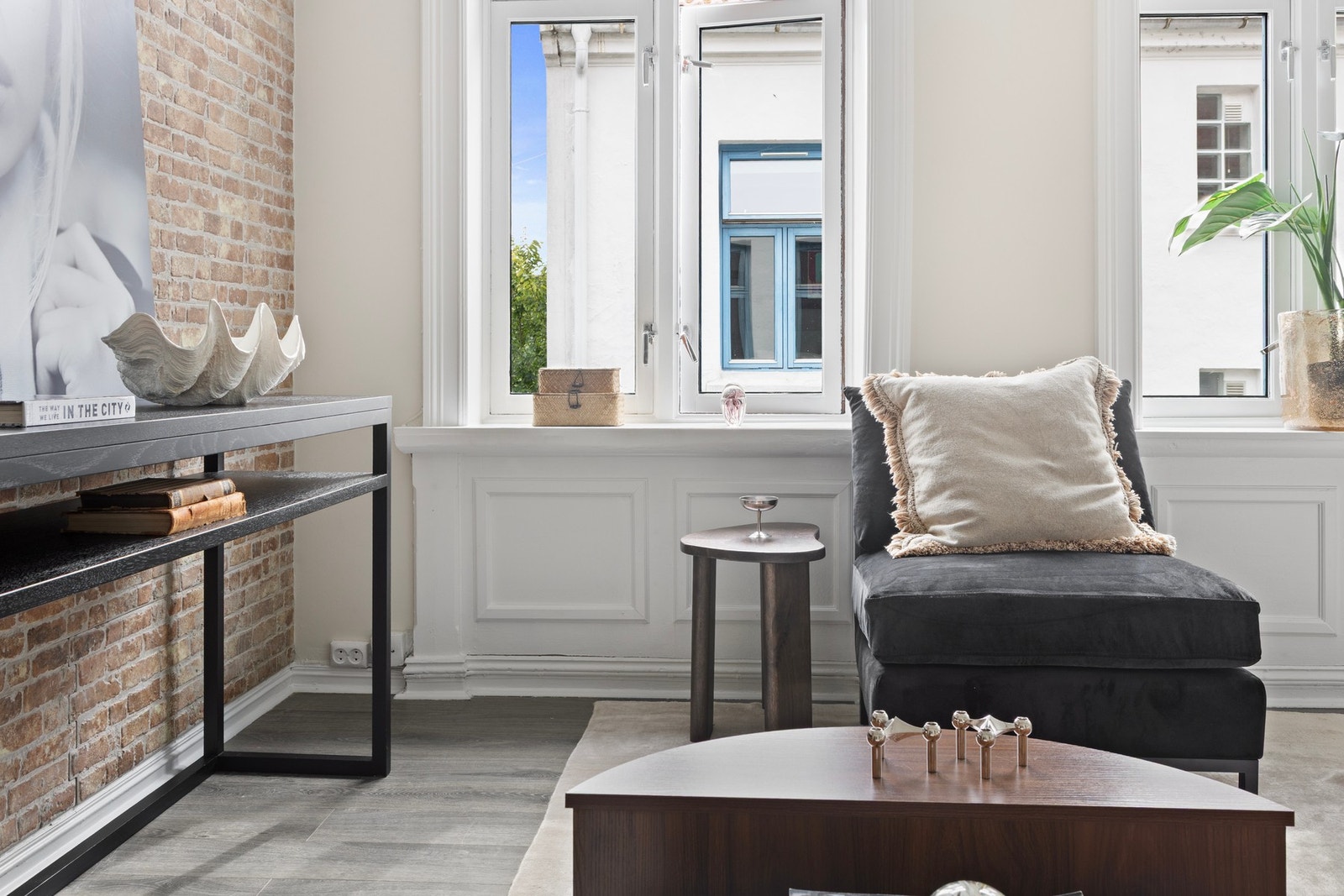 Sjarmerende detaljer som brystningspanel. Galleribilde