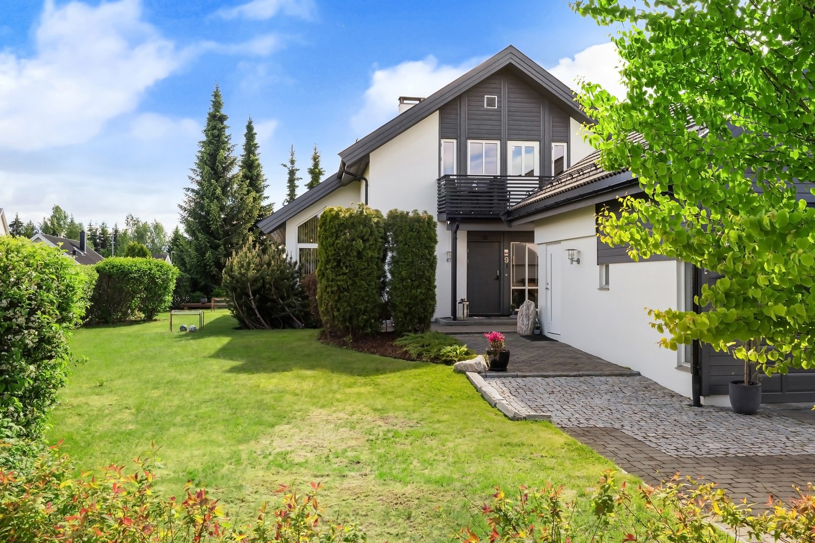 Her har du tilgang til ett stort og fint uteområde. Galleribilde