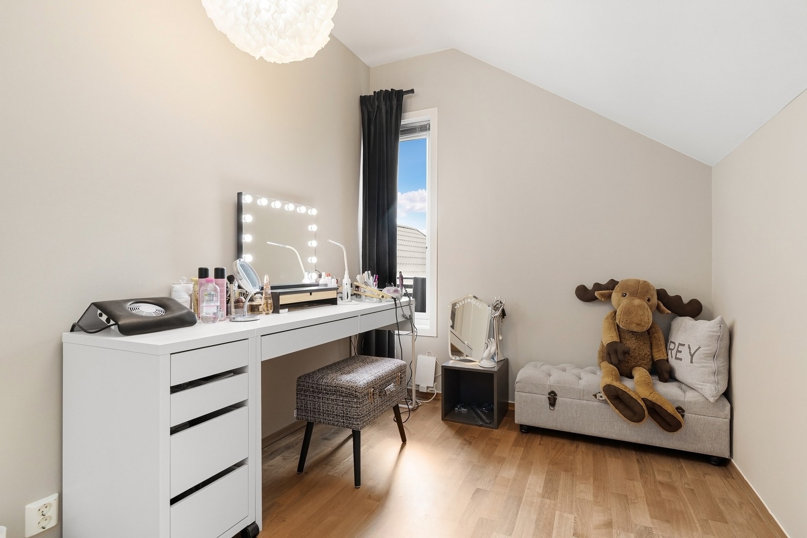 Soverom 2: Lyst sovrom og fint soverom. Galleribilde