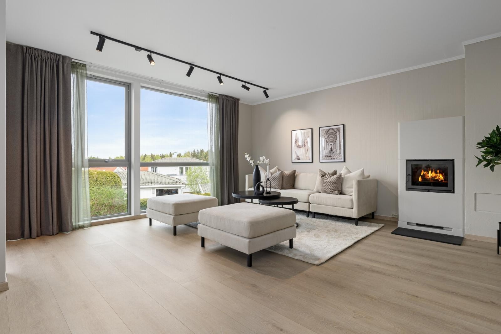 Lys og gjennomgående 4-roms selveier i attraktivt sameie på Øvreskogen Galleribilde