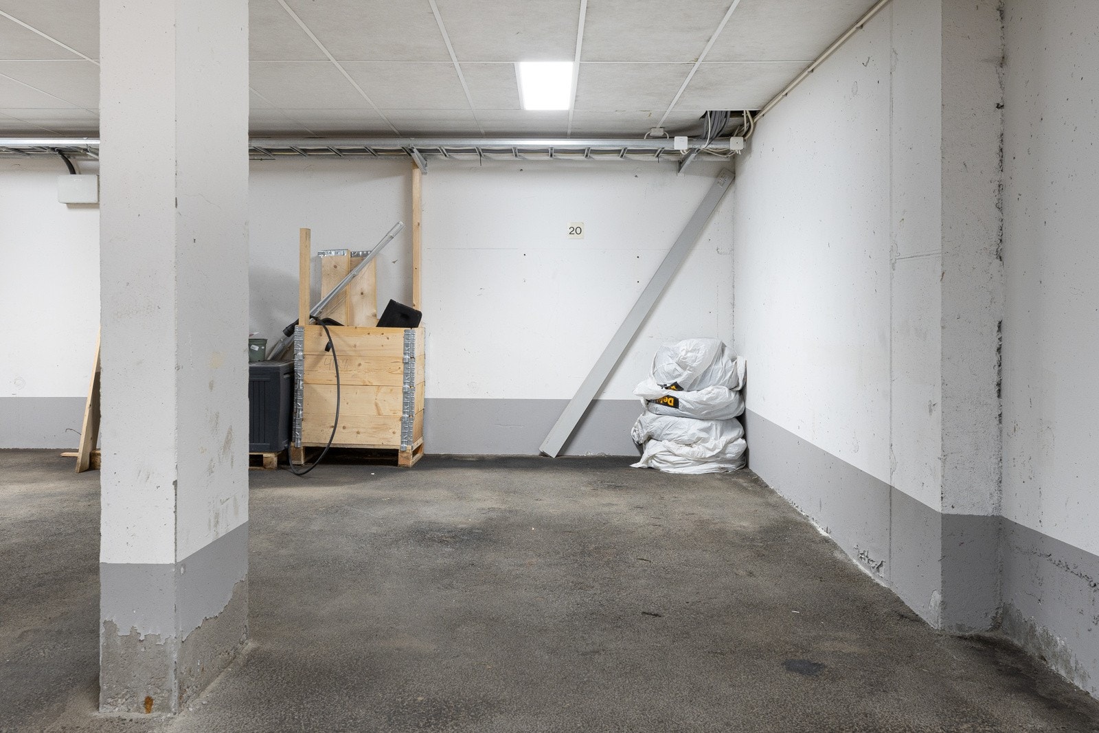 Garasjeplass Galleribilde