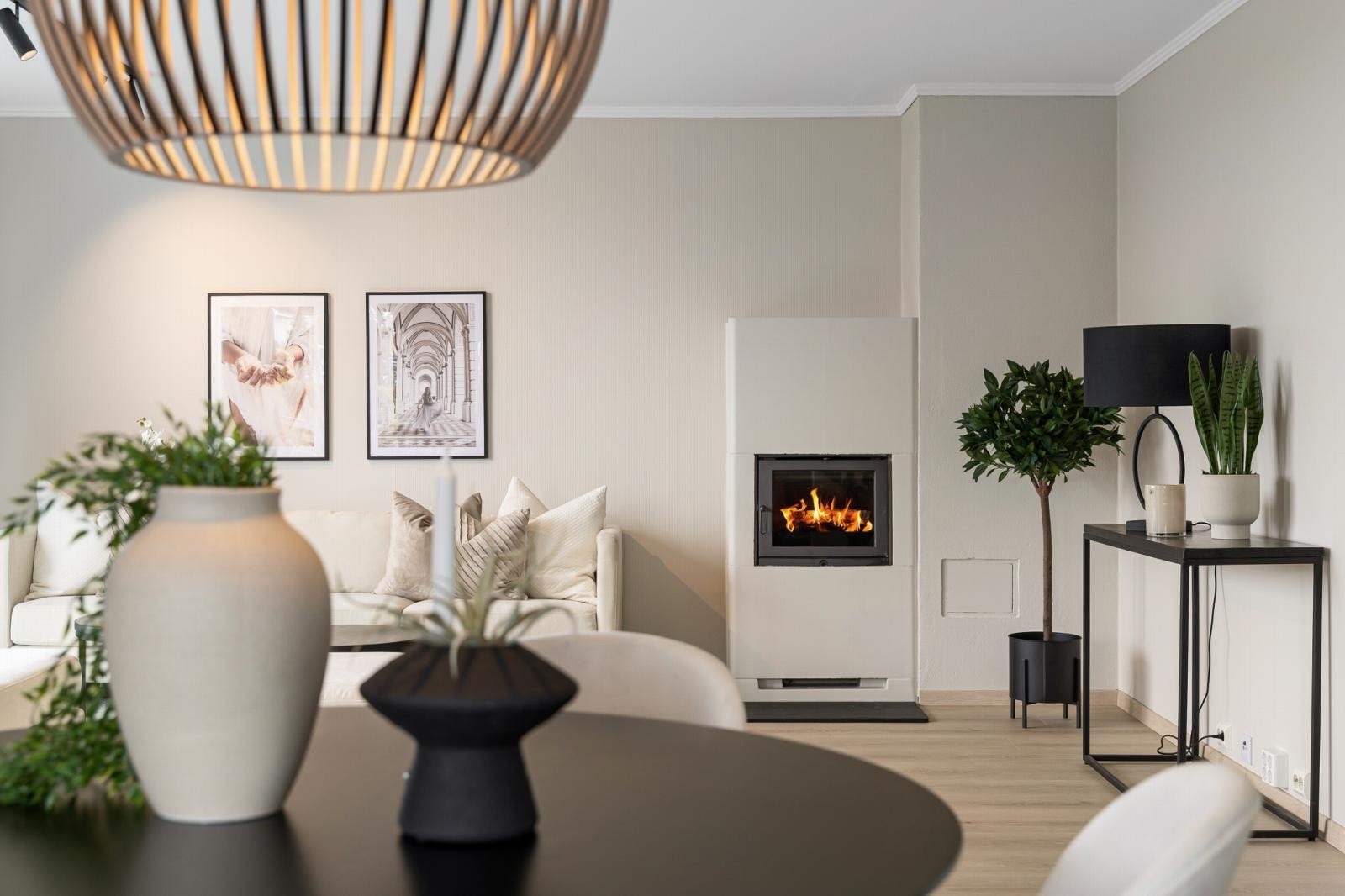 Peis i stuen Galleribilde