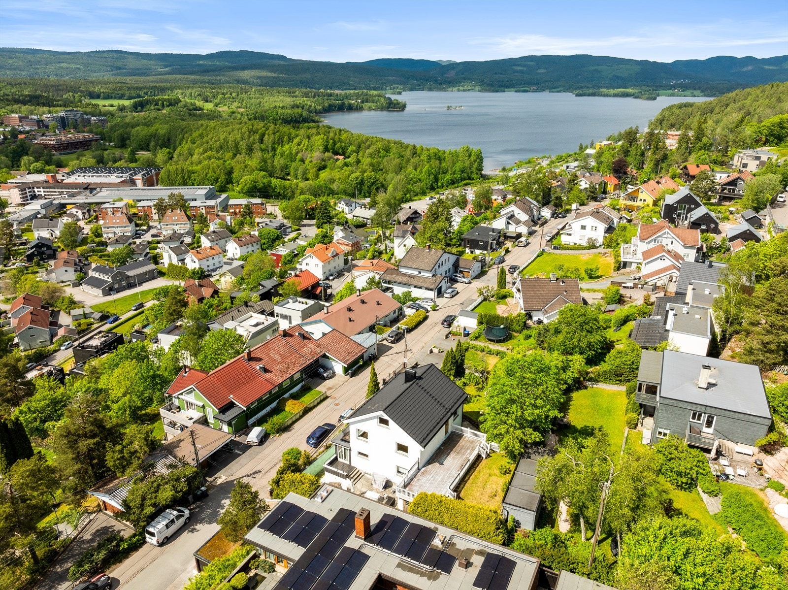 Maridalsvannet er i denne sammenheng det perfekte utgangspunkt i alle årstider for å utforske marka, enten til fots, på sykkel eller på ski. Galleribilde
