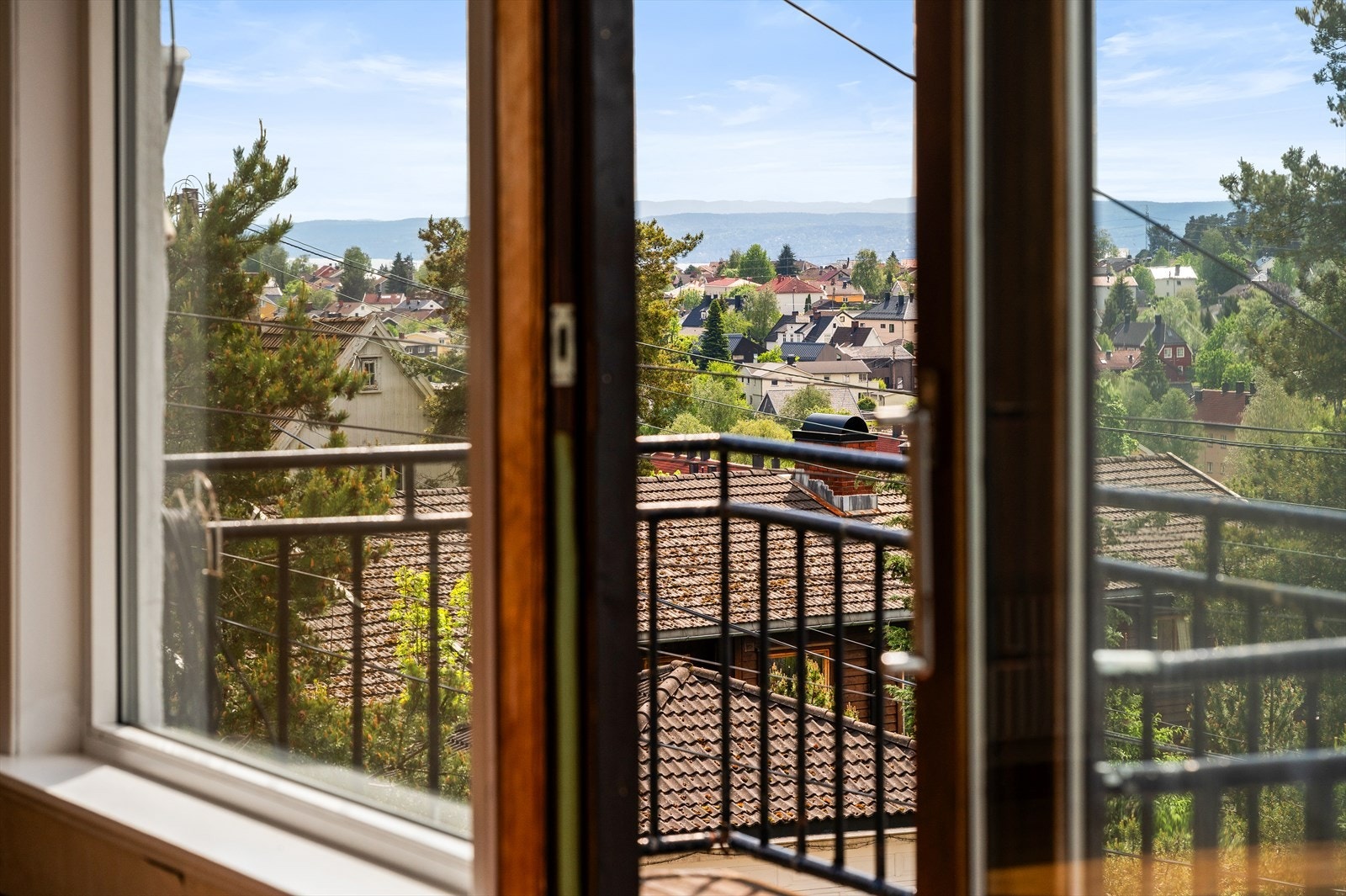 Fra stuen er det utgang til en hyggelig balkong på ca. 4 m². Galleribilde