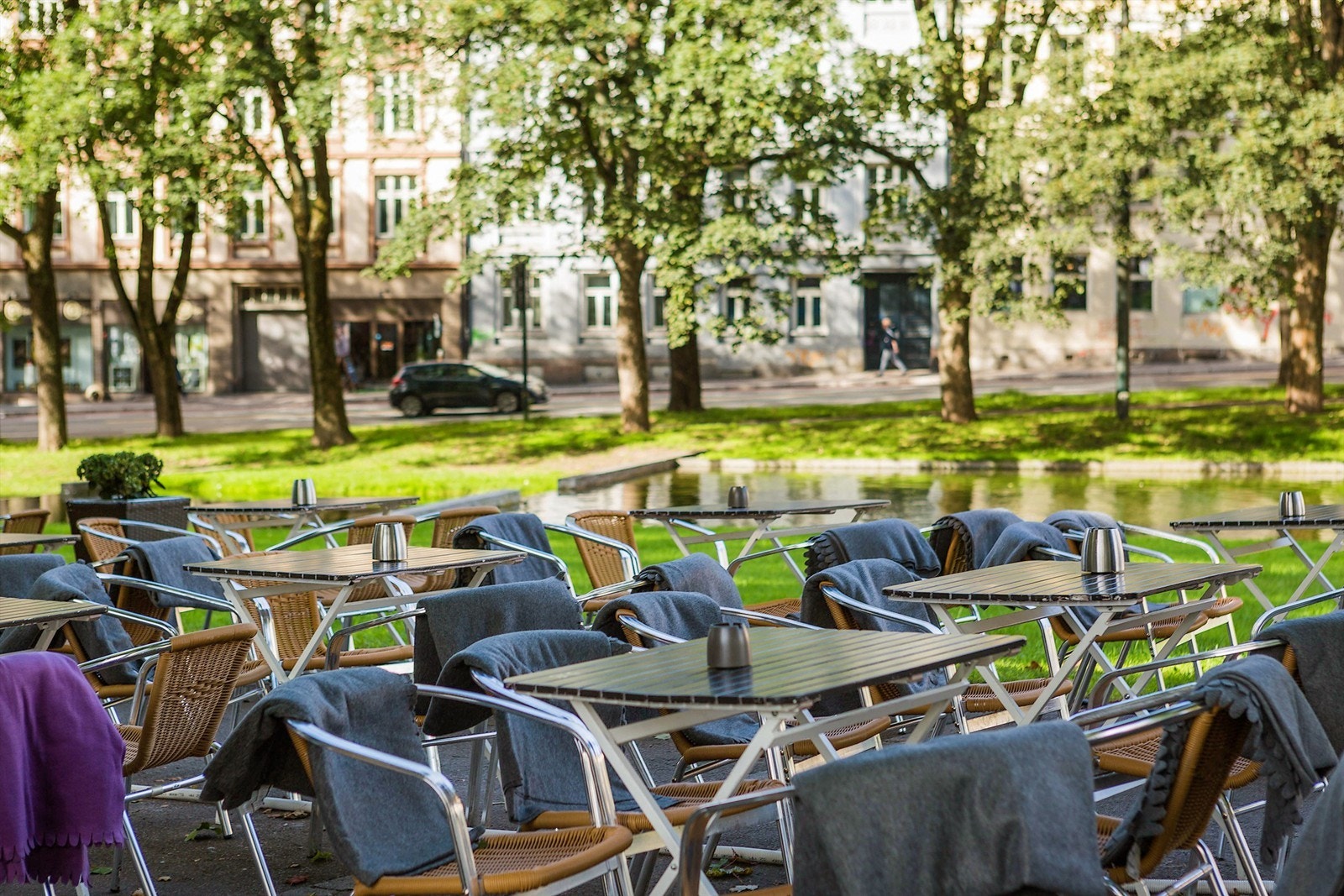 Populære Colonal Mustard ligger rett ved Alexander Kiellands plass. Galleribilde