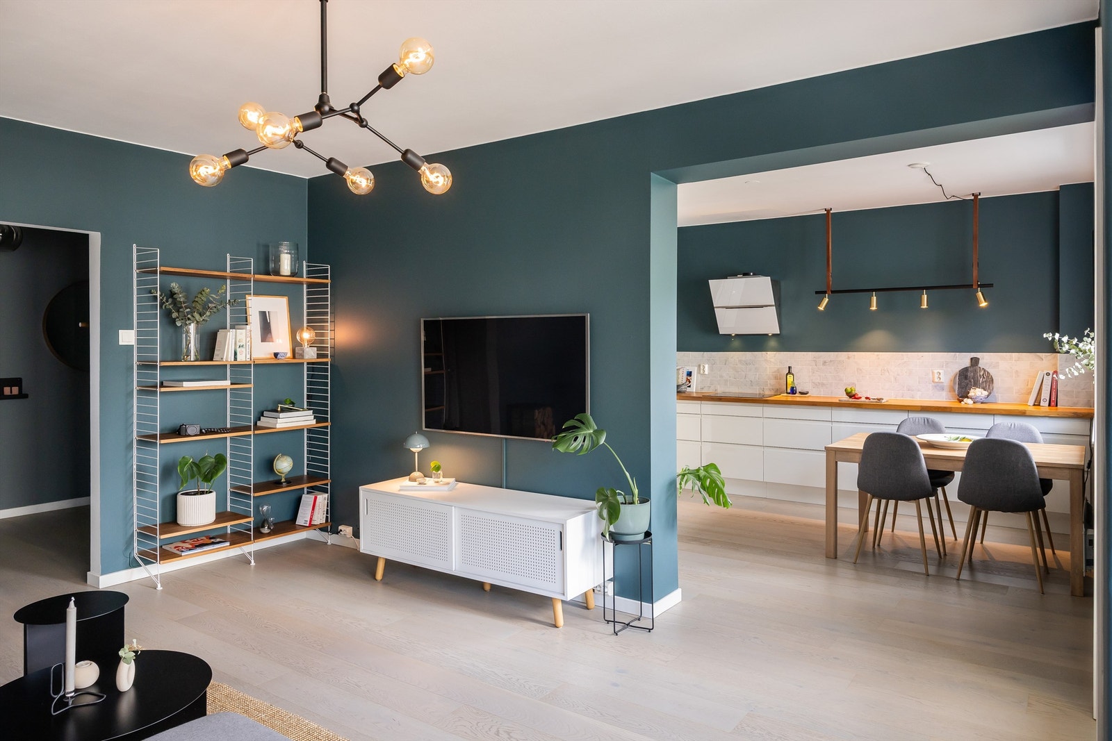 Velkommen til Vøyensvingen 11B! En flott og moderne leilighet med sentral beliggenhet. Galleribilde