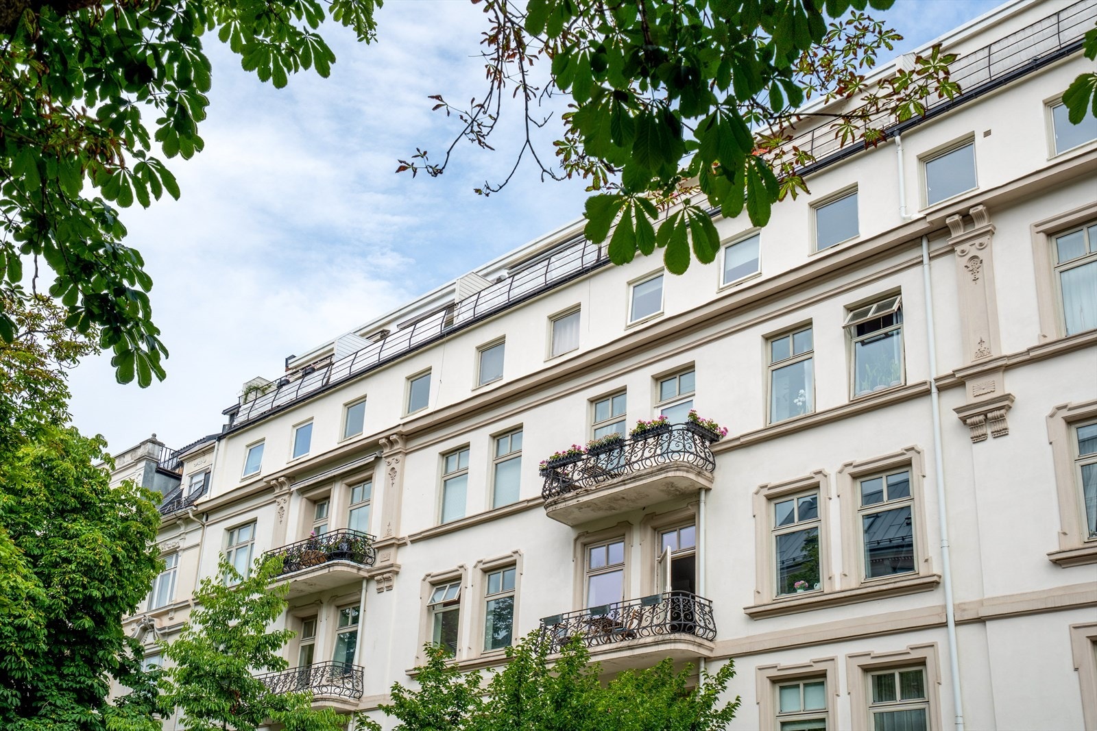 Her bor du i en fantastisk bygård! Galleribilde