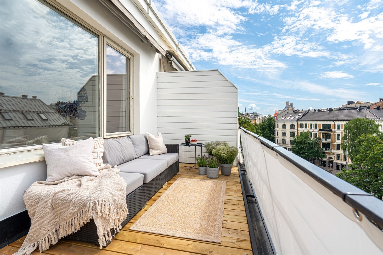 Dette er en fantastisk tre- roms leilighet over to plan med to takterrasser. Galleribilde