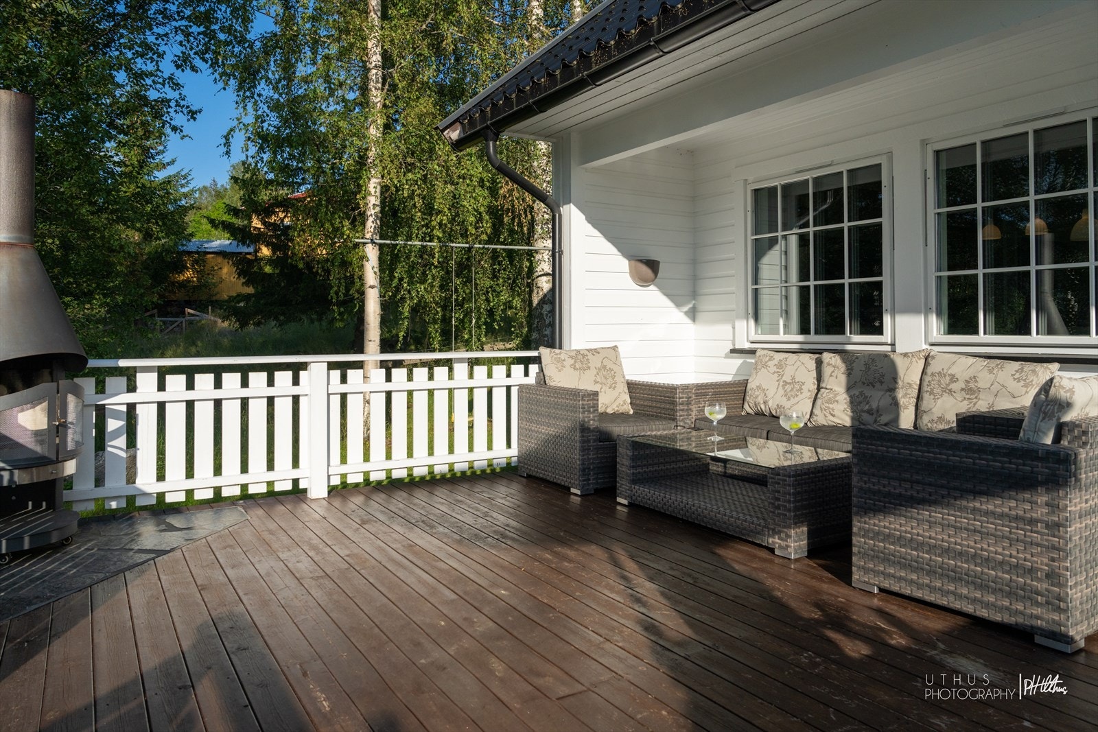 Romslig terrasse. Galleribilde