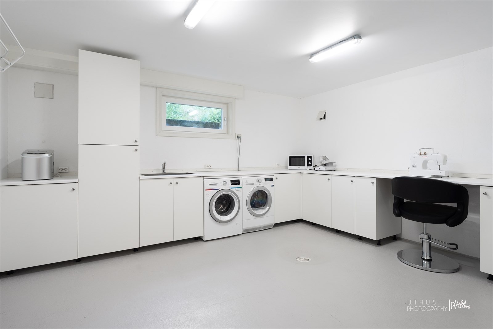 Stort, romslig vaskerom. Galleribilde