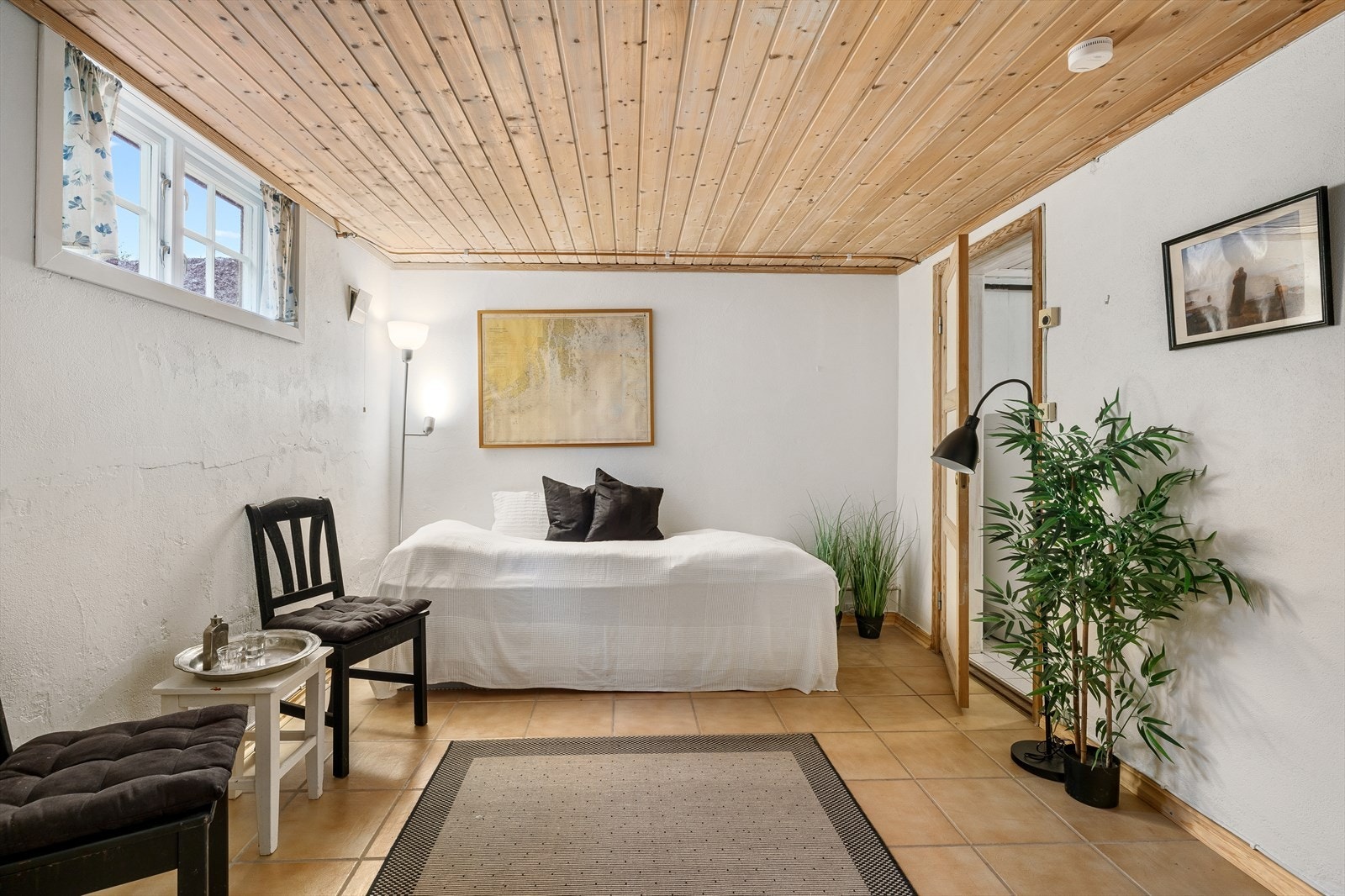 Kjellerstuen i den søndre delen gir mulighet for ekstra spillerom og privatliv. Galleribilde