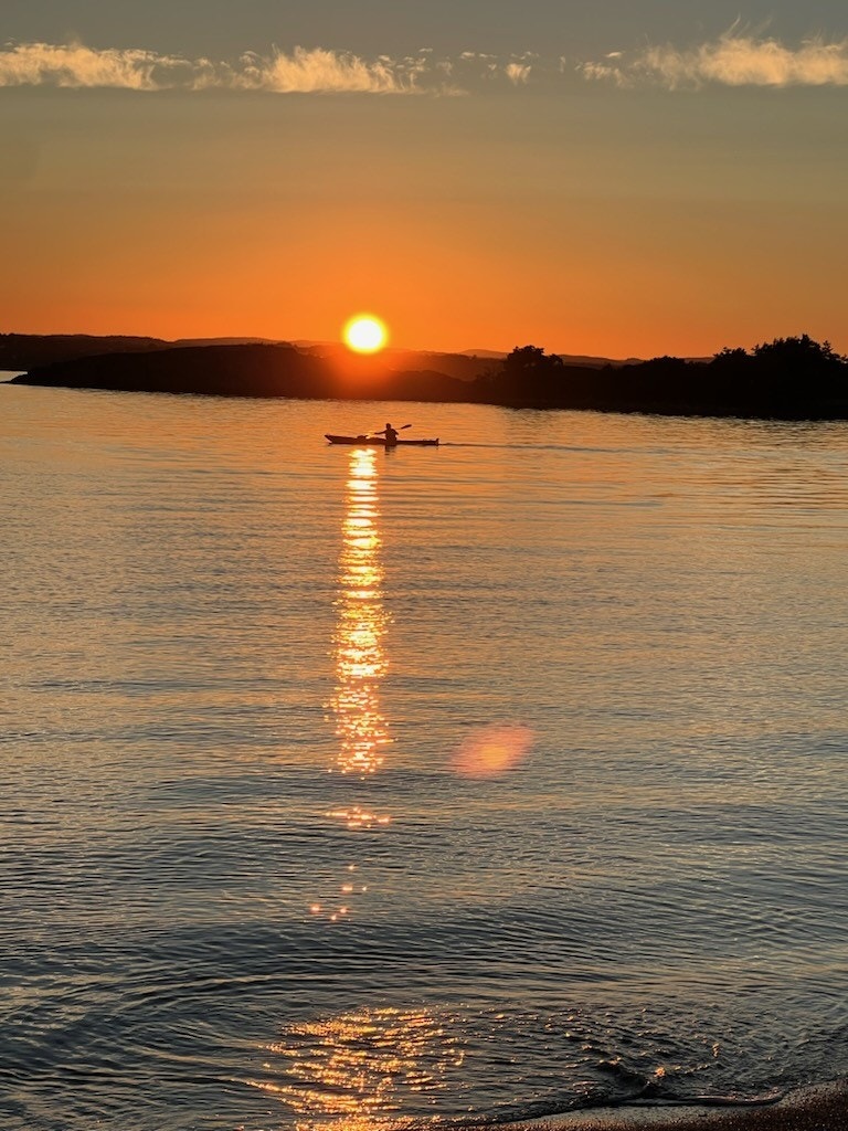 Opplev den vakre solnedgangen på egen strand - hjertelig velkommen til visning Galleribilde