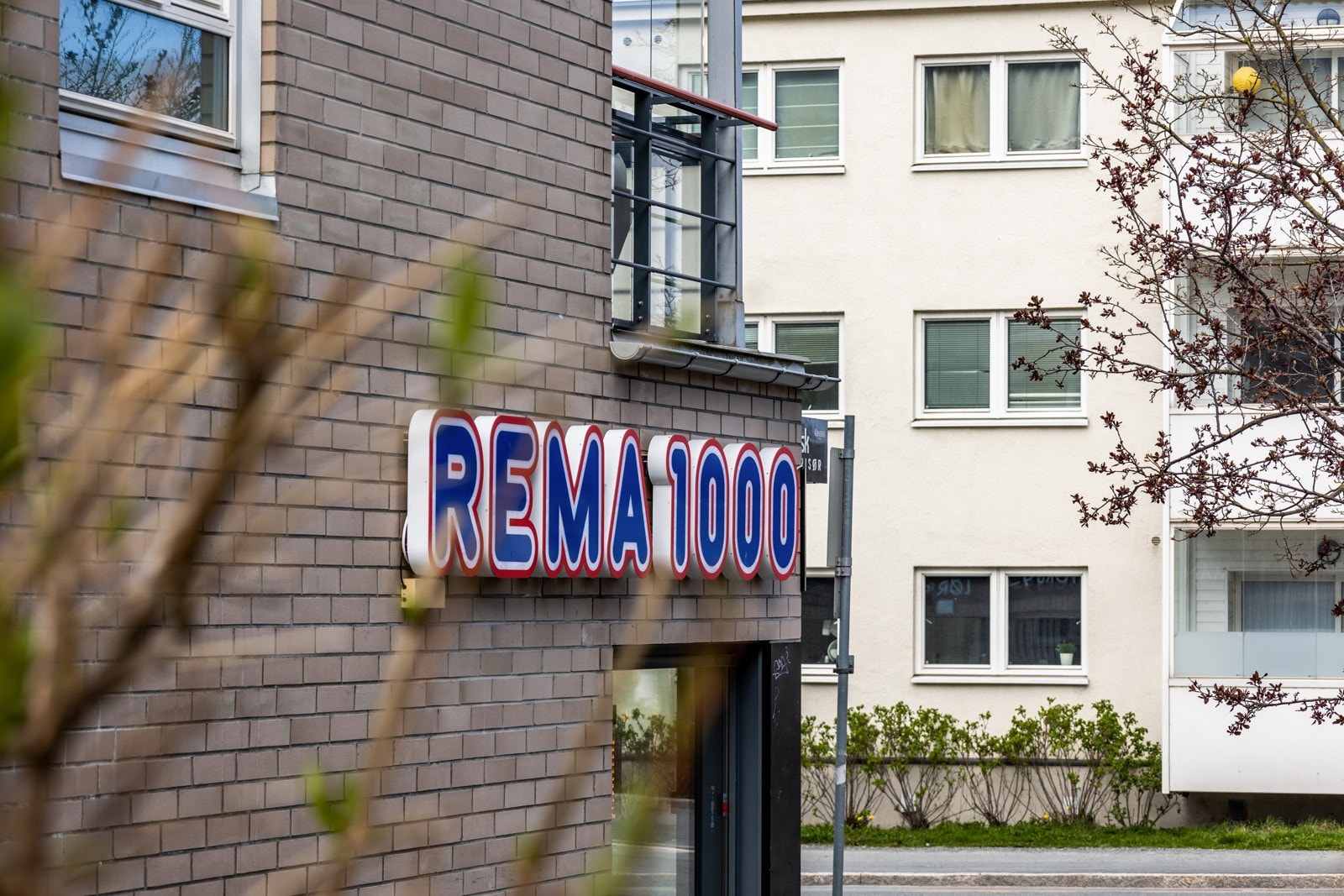Rundt hjørnet finner man Rema 1000 Rosenborg som også holder søndagsåpent. Galleribilde