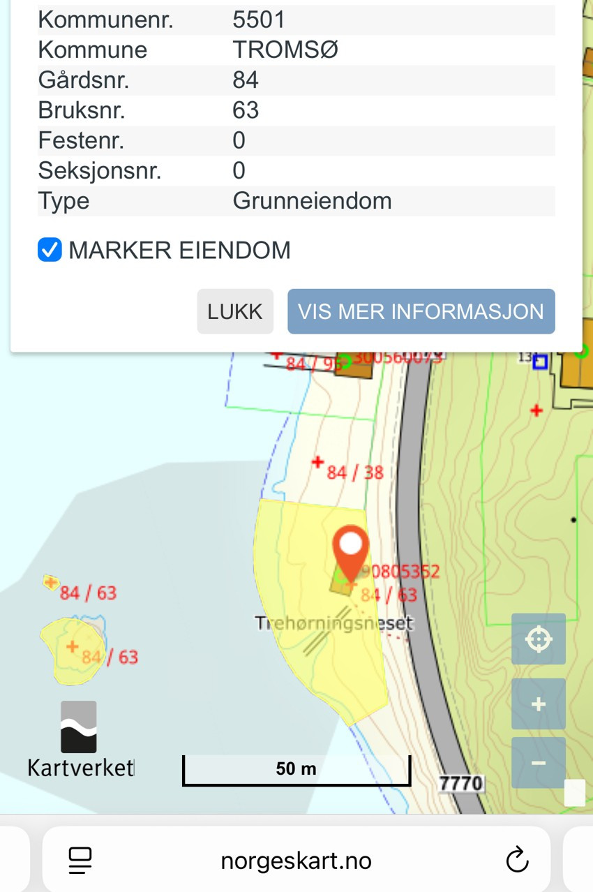 Oversiktskart strandlinje med naust med eiet tomt