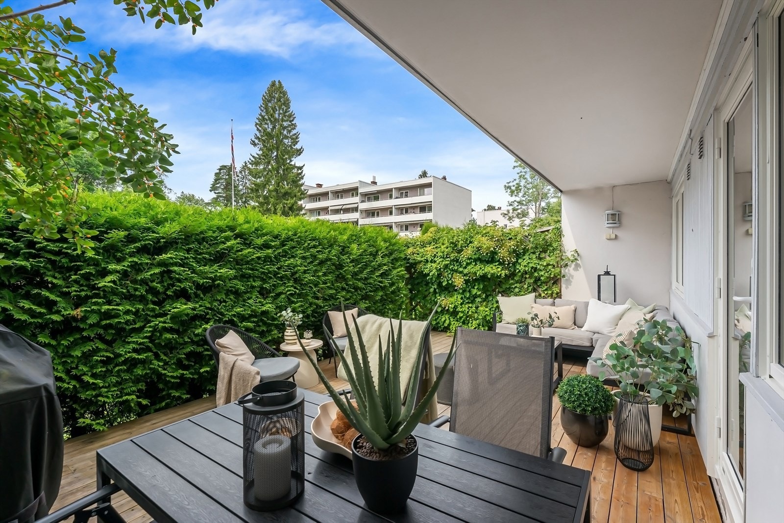 Velkommen til Ovenbakken 16A, presentert av Fredrik Langsø ved Nordvik Bygdøy allé. Galleribilde