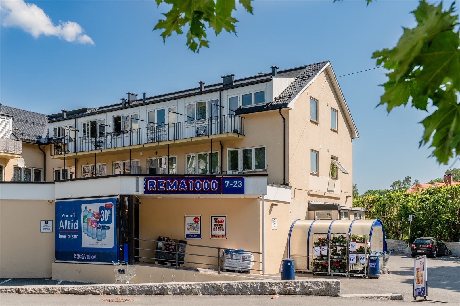 Ca. 800 meter til Rema 1000. Galleribilde