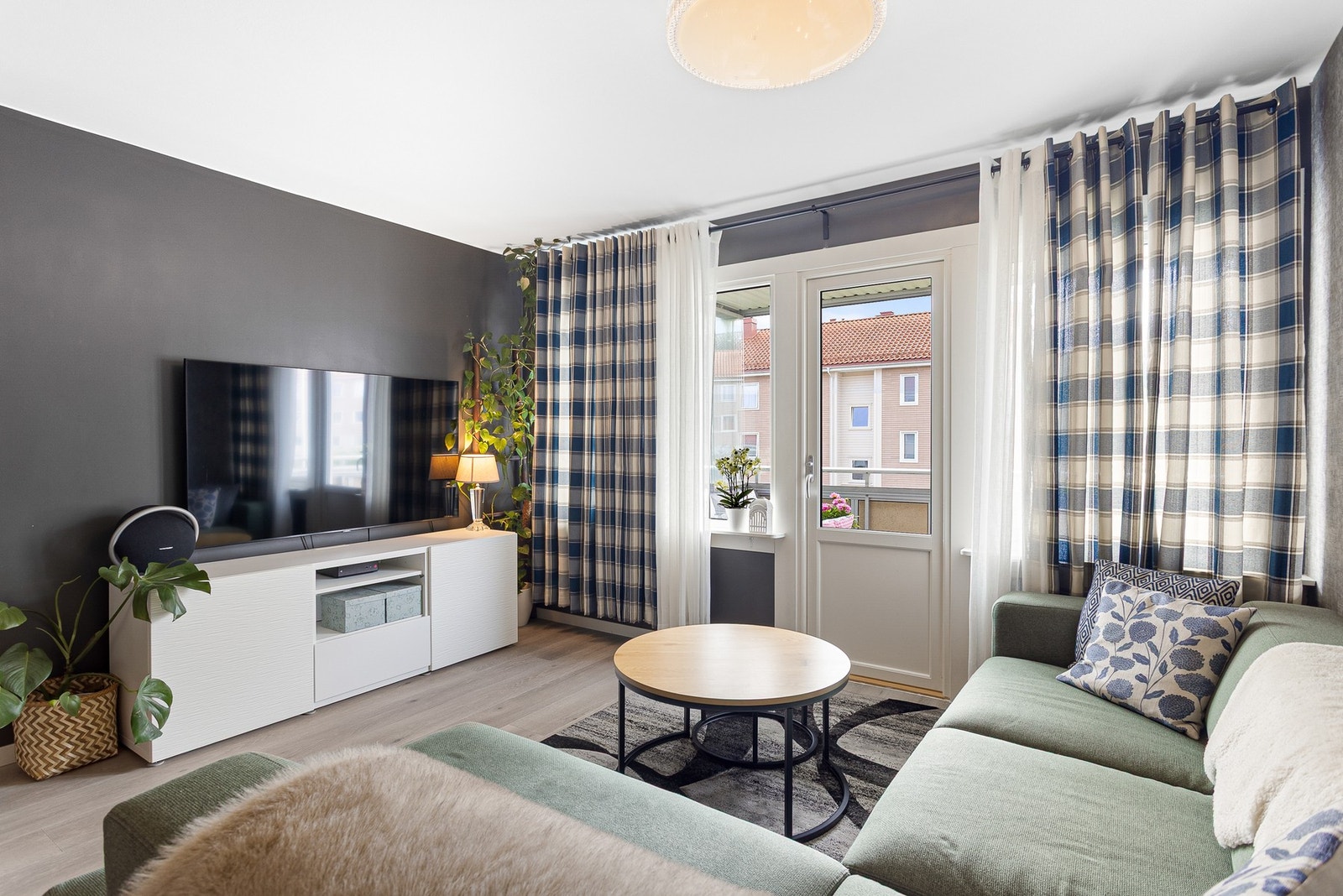 I 2020 er det satt inn nye vinduer og verandadører. Galleribilde