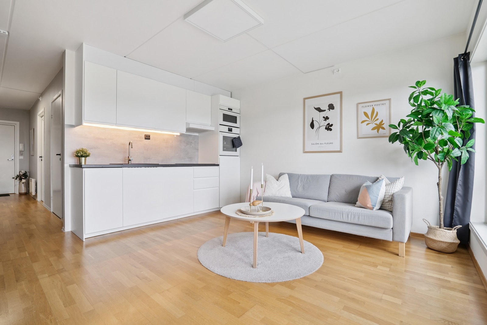 Arealeffektiv planløsning med god takhøyde. Galleribilde