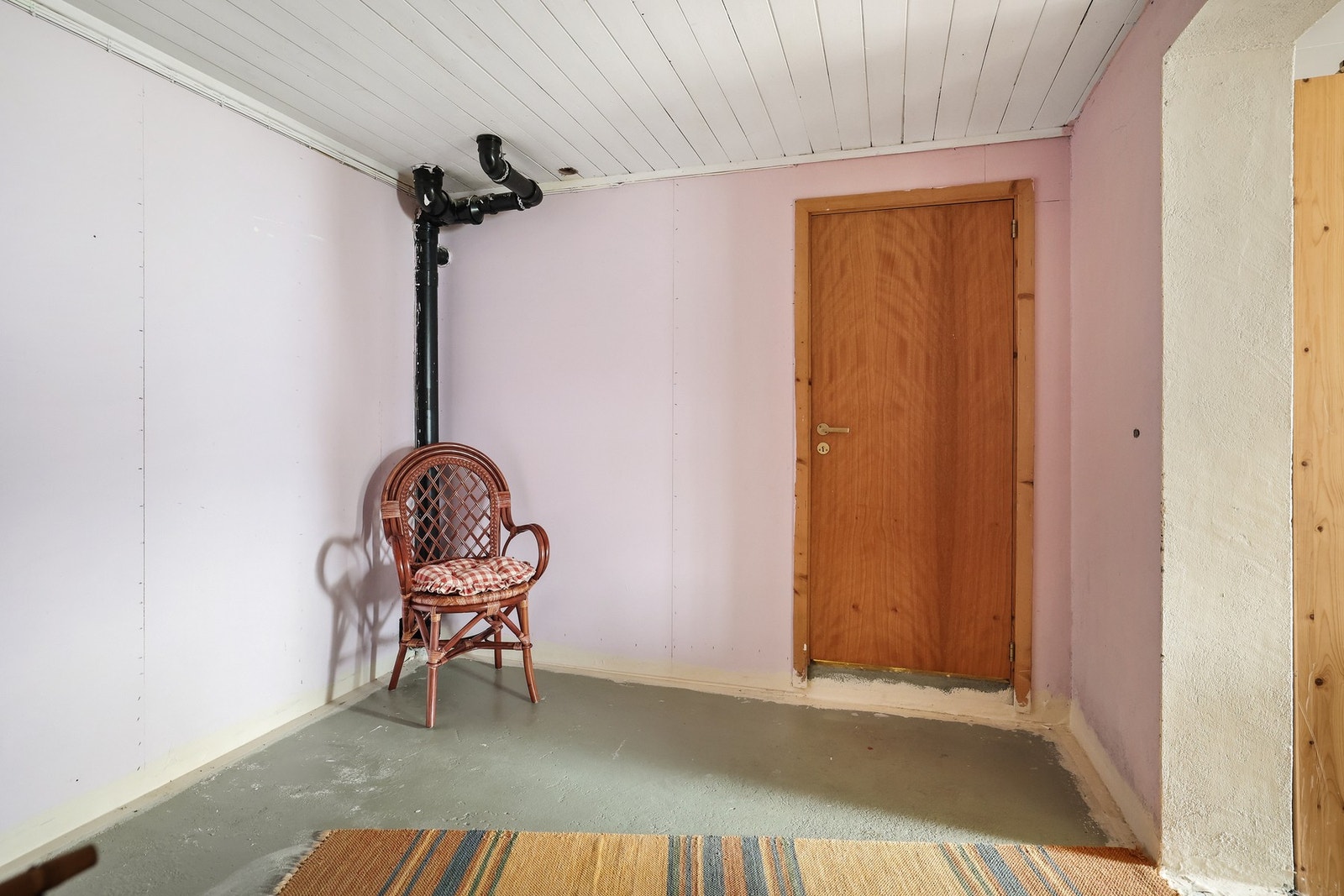 Gangen har fint plass til diverse oppbevaringsmøblement. Galleribilde