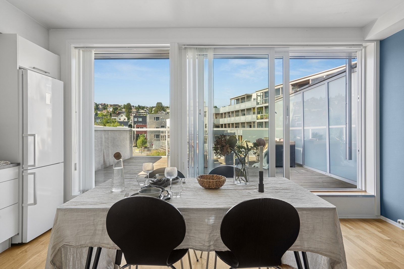 Så var det utsikten da, her fra kjøkkenet. Galleribilde