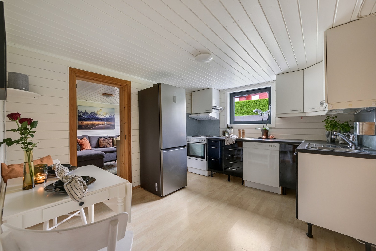 Ikea kjøkken og nytt vindu Galleribilde