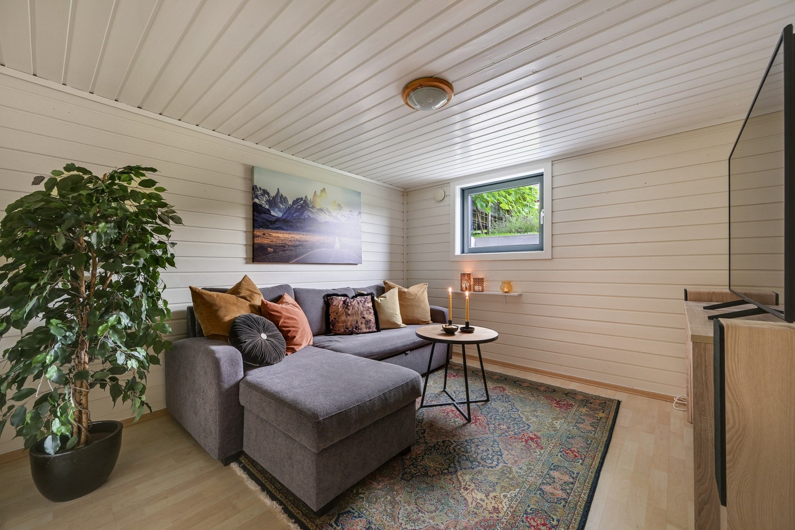 Stue kjeller Galleribilde