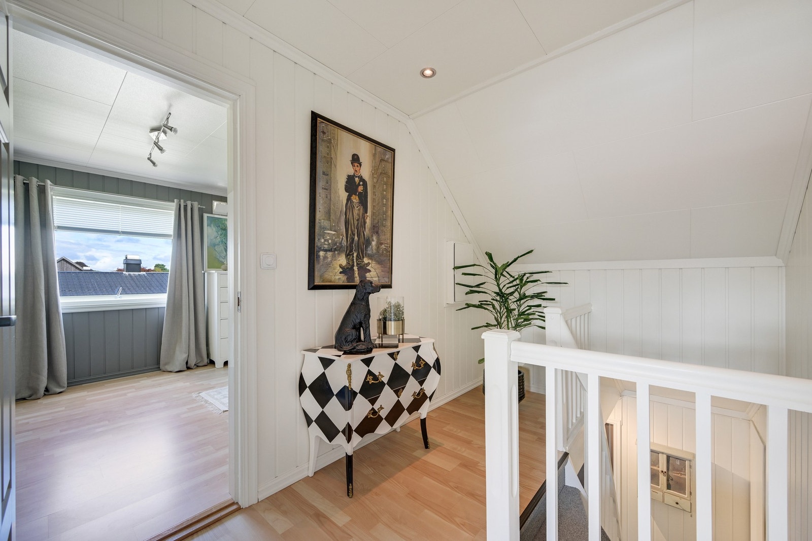 Da har fotografen tatt turen opp i 2. etasje Galleribilde