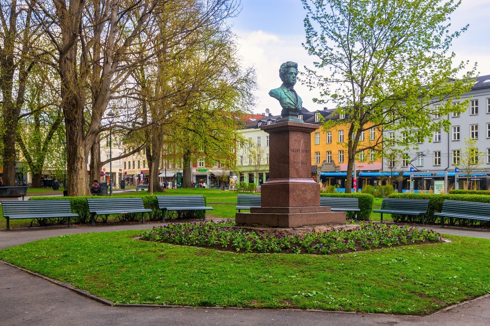 Byliv og sjarm samlet på ett sted - Olaf Ryes Plass er Grünerløkkas hjerte Galleribilde