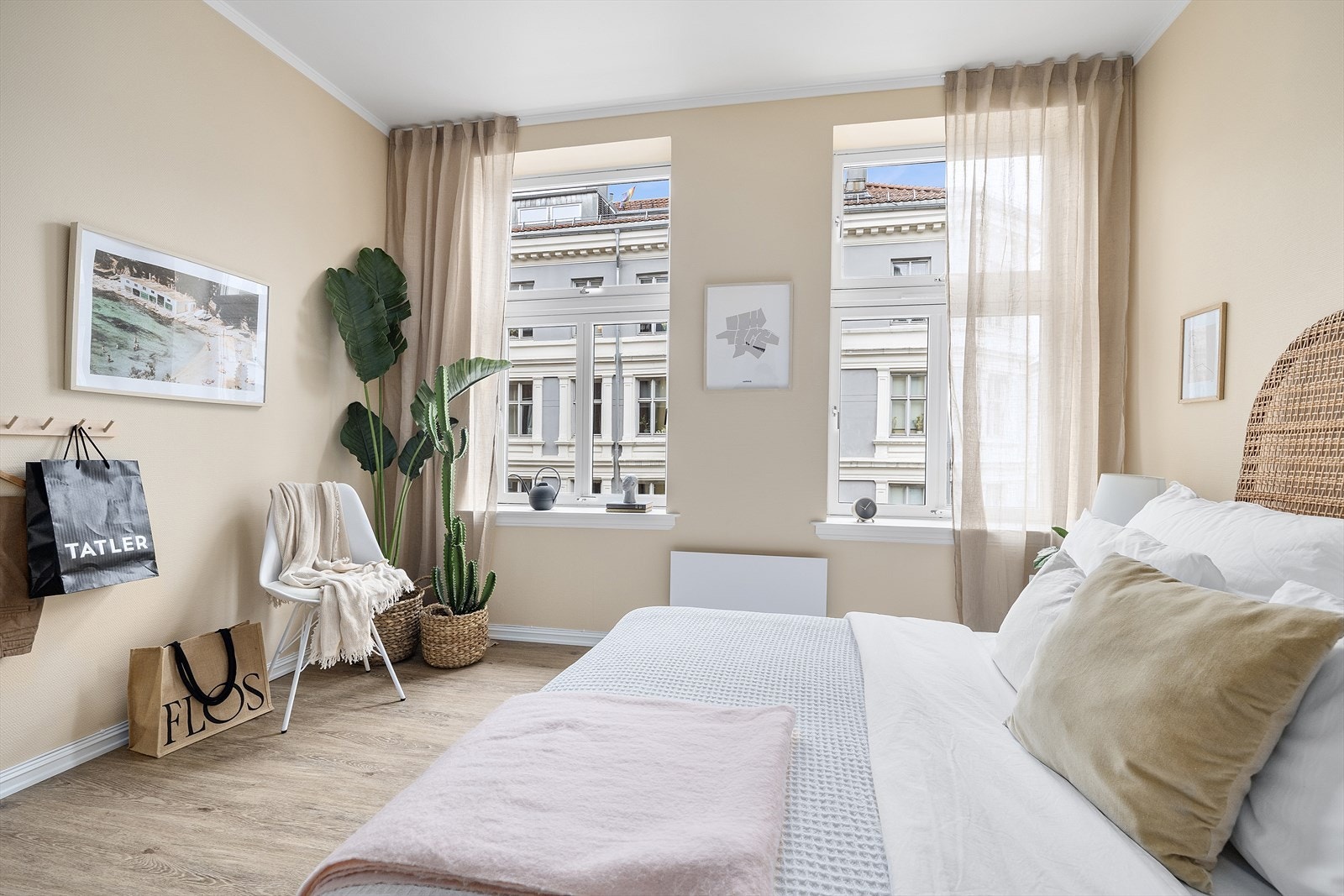 Hovedsoverommet har god størrelse og behagelig takhøyde. Galleribilde