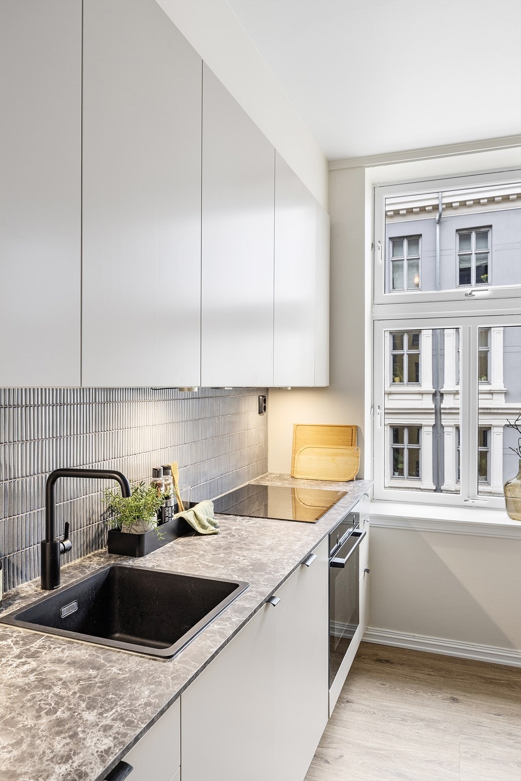 Ny kurs til kjøkkenet og splitter ny varmtvannsbereder. Galleribilde