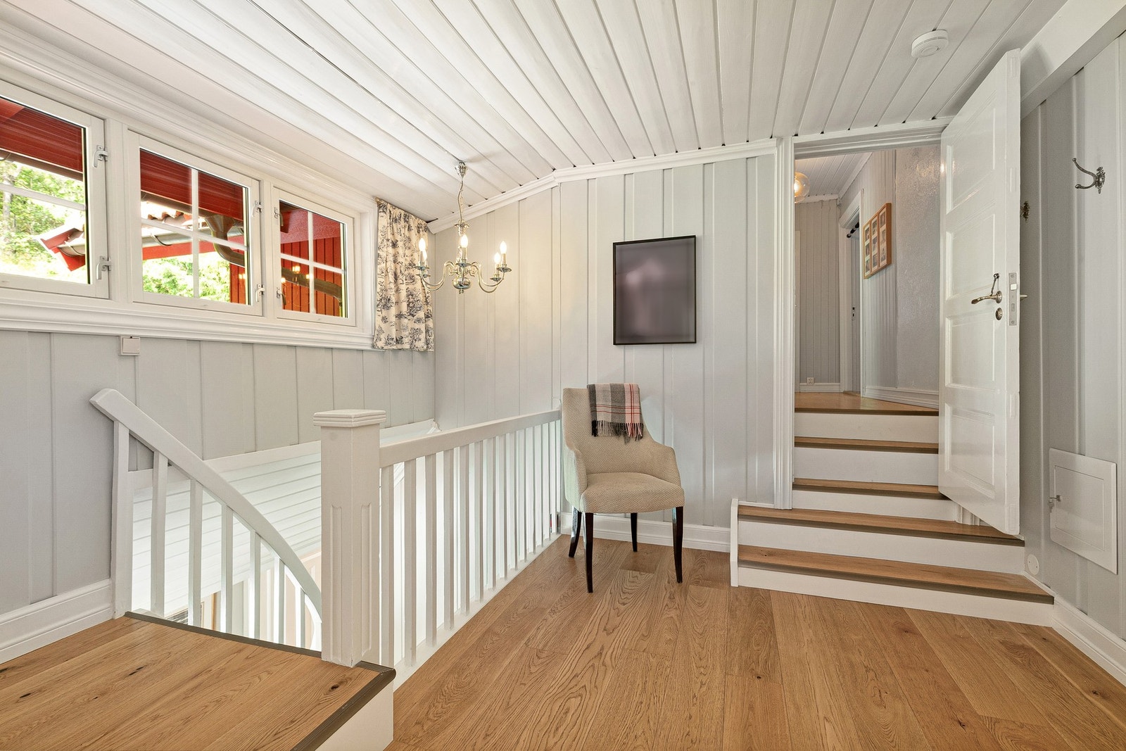 Hall i 2.etasje. Galleribilde