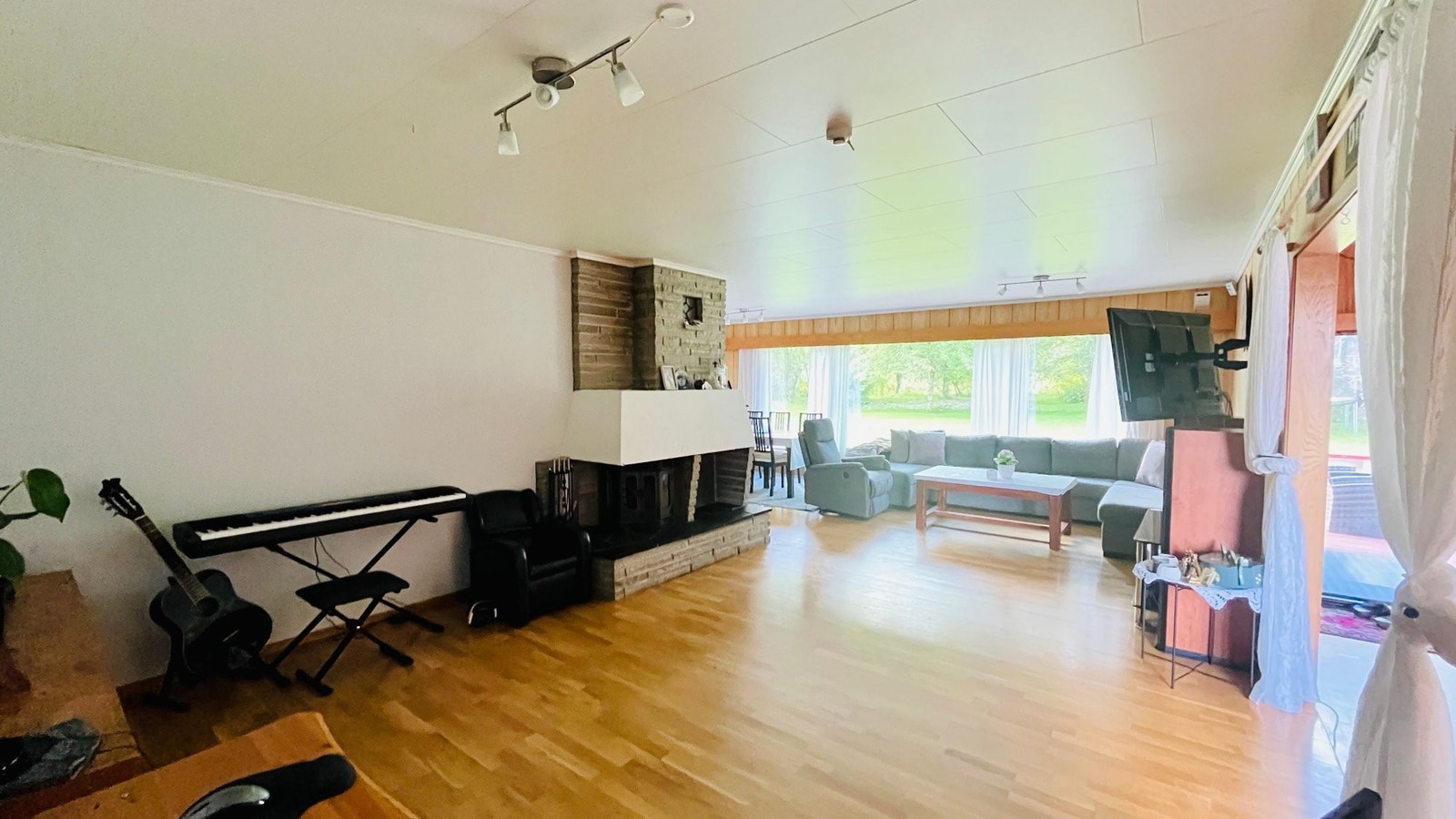 Stue med ildsted Galleribilde