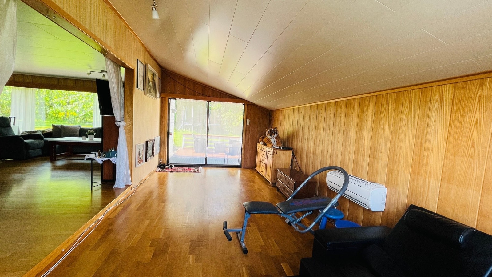 Stue med dør til terrassen Galleribilde