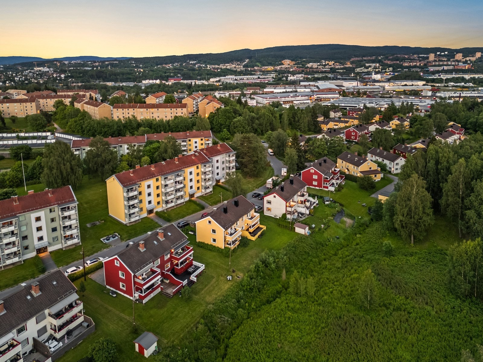 Når du bor på Kalbakken har du marka, t-bane og kjøpesenter innen kort gange Galleribilde