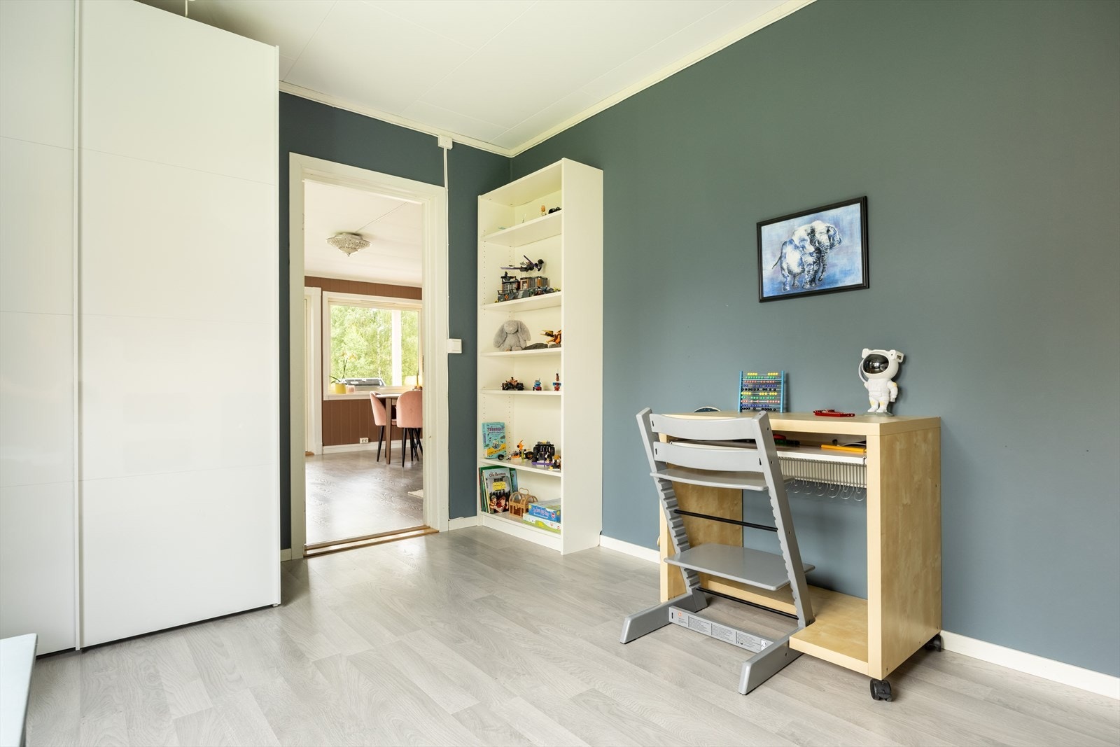 Begge soverommene i 1. etasje ble delikat oppusset i 2017 Galleribilde