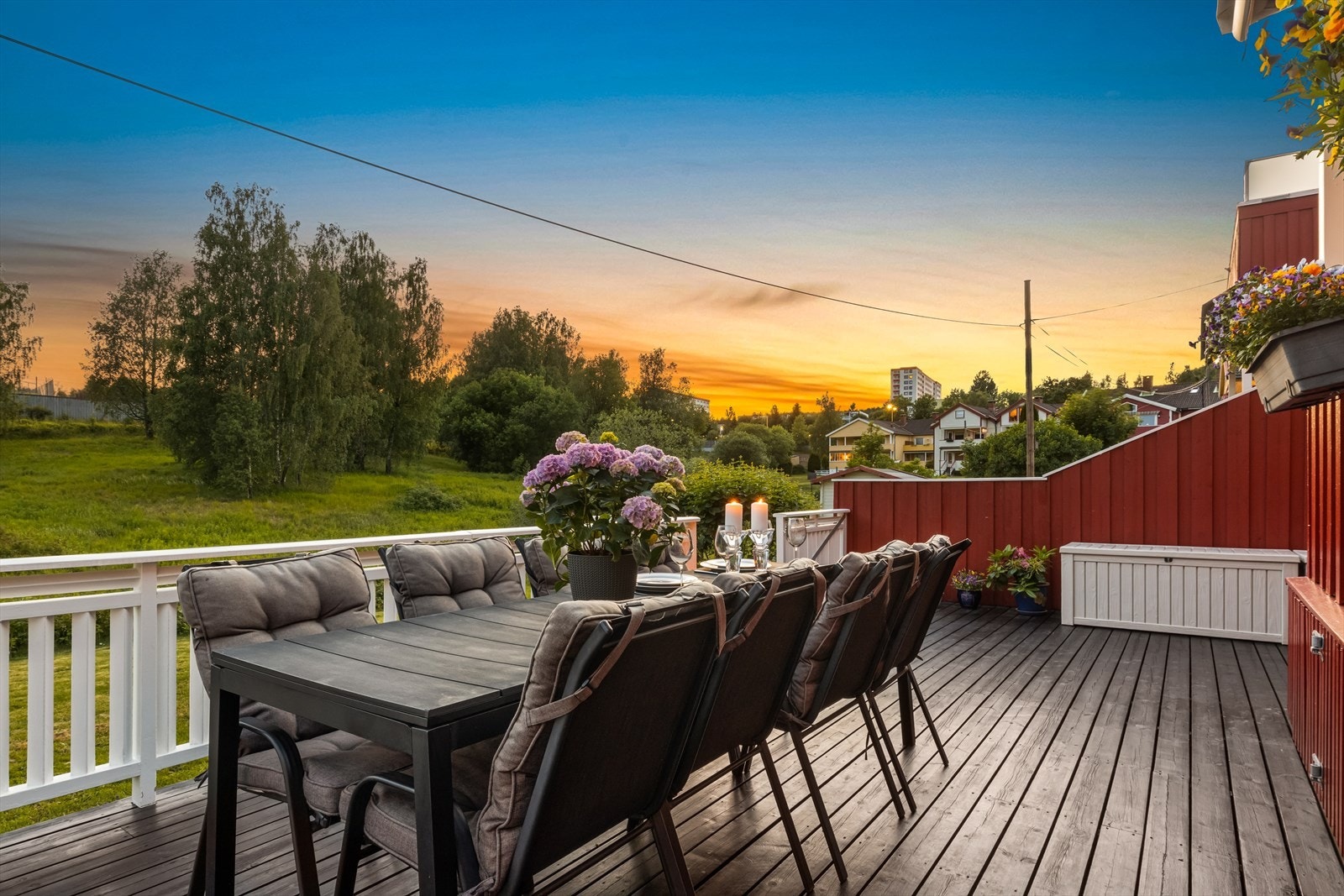 Stor solrik terrasse på hele 34 kvm Galleribilde