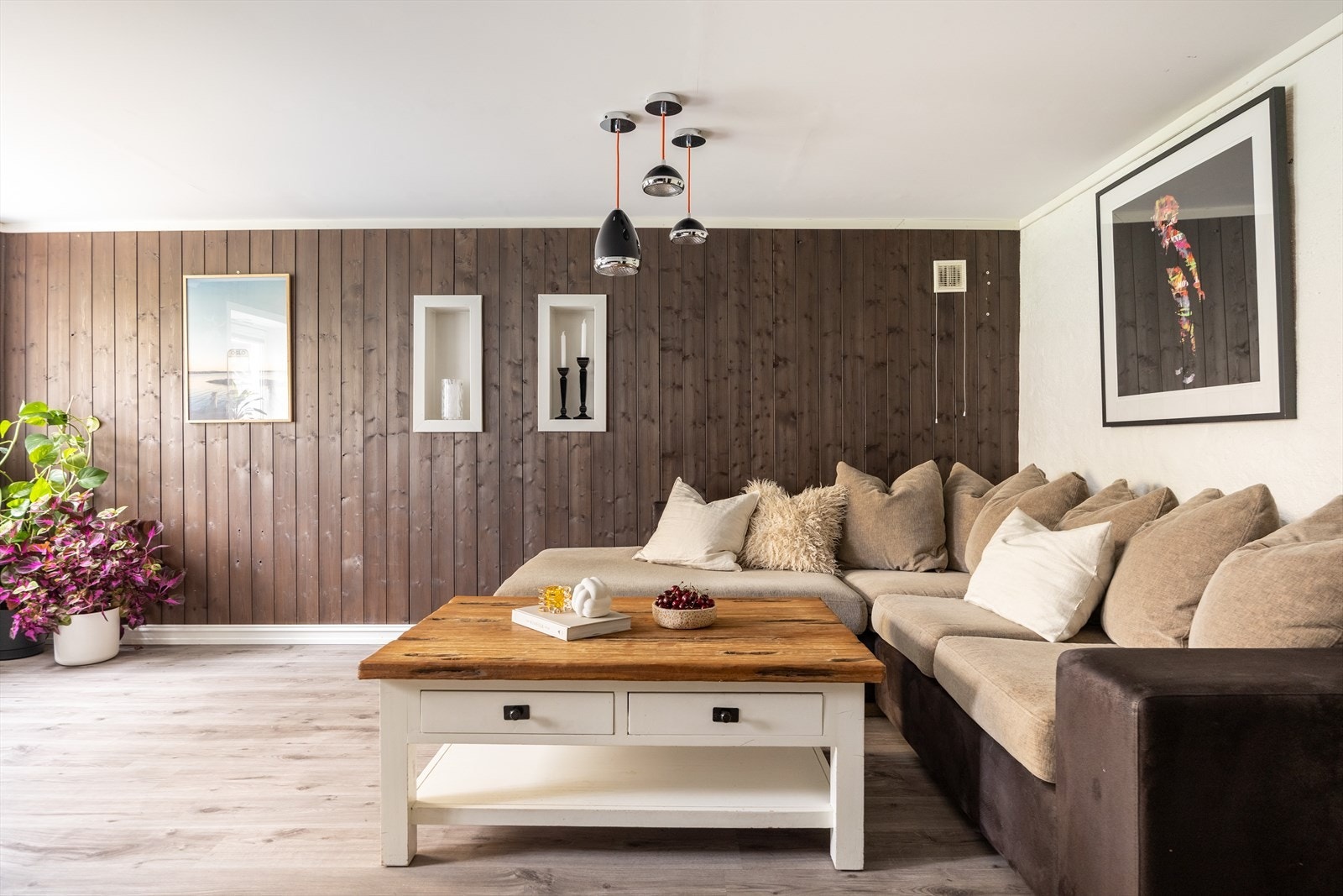 I kjelleren er det lagt varmekabler i kjellerstuen og på soverommet Galleribilde