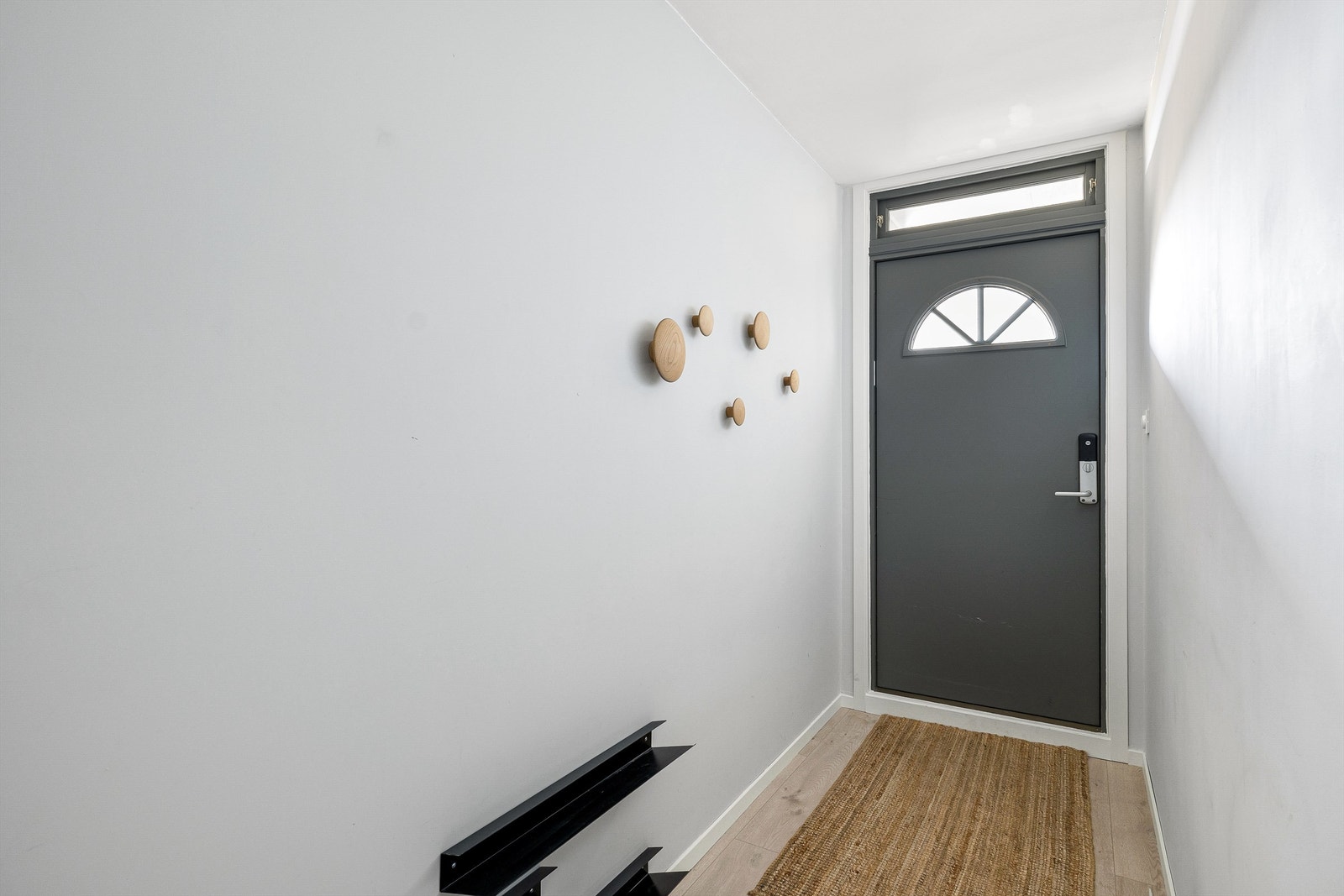 Entré med god plass til yttertøy og sko. Galleribilde