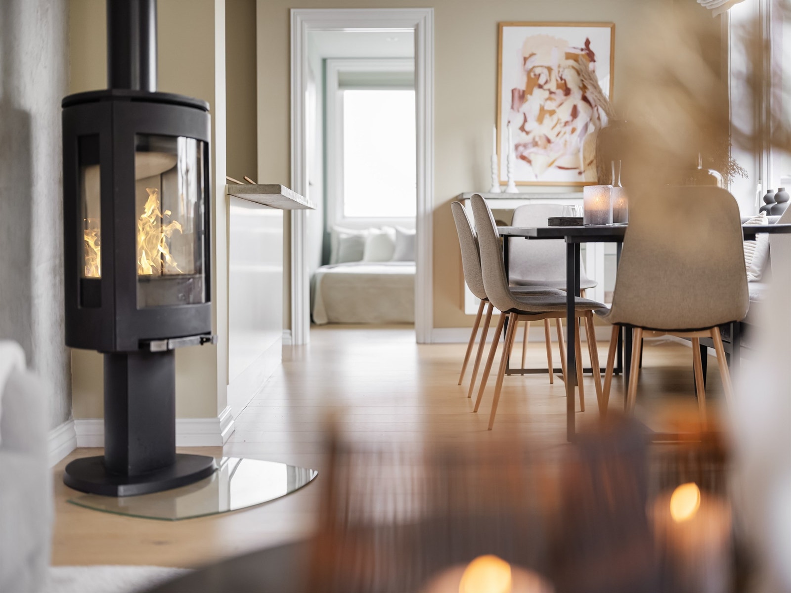 Moderne peis i stue ble montert i 2015. Galleribilde