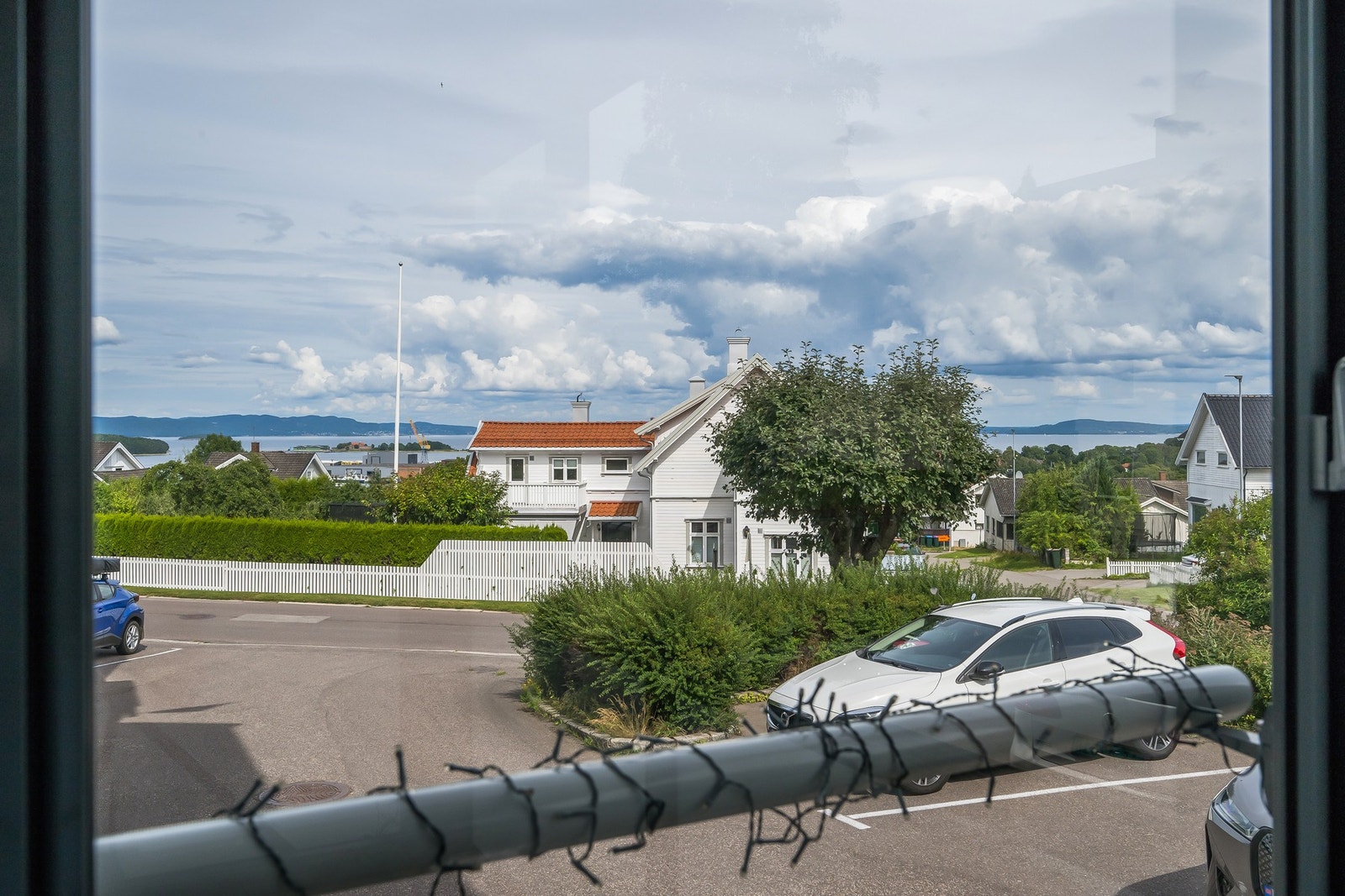 Balkongen har skyvbare vinduer på alle tre sider Galleribilde