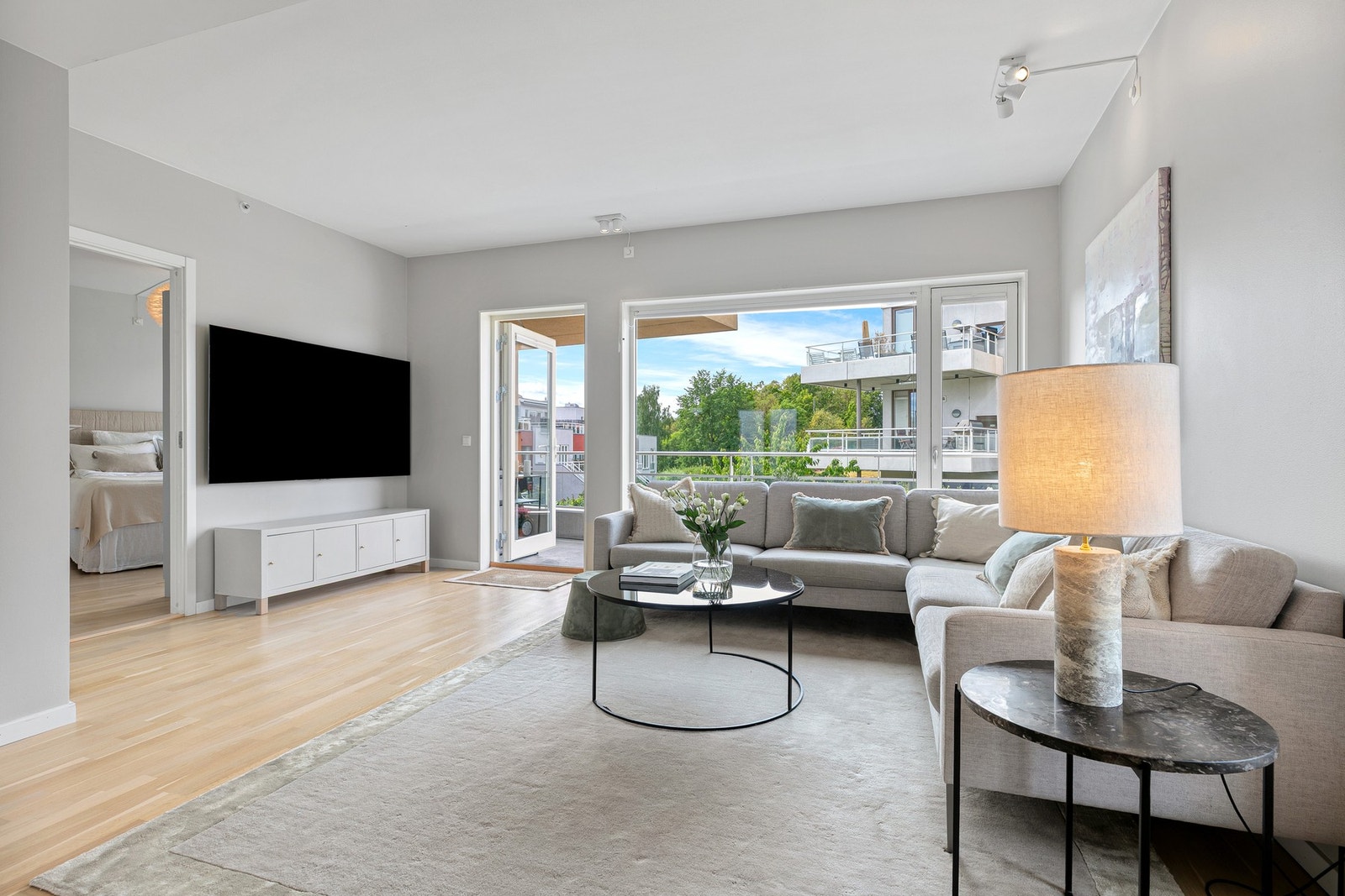 Store flater med flere møbleringsmuligheter. Galleribilde