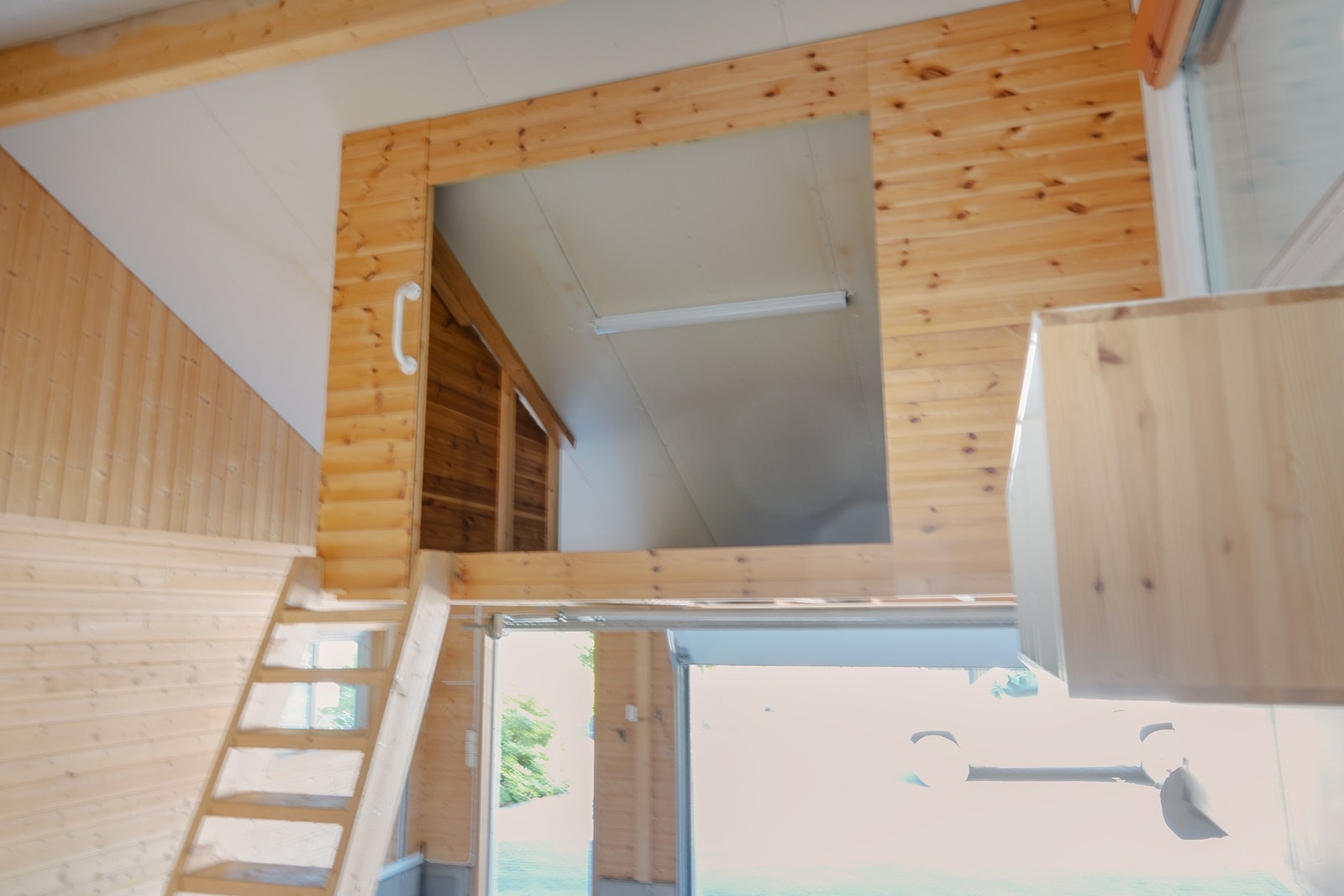 En mesanin for oppbevaring. Galleribilde