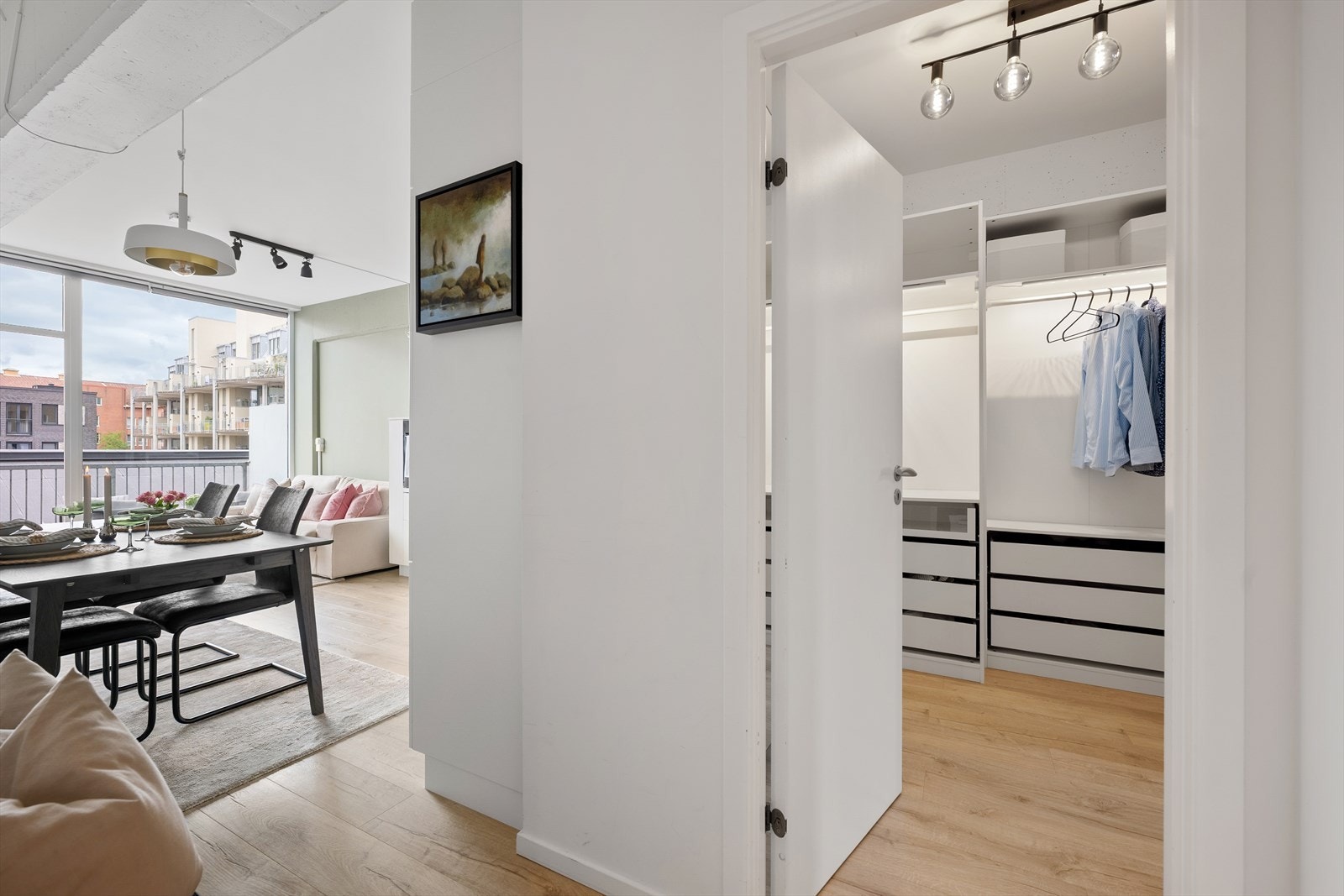 Leiligheten har to soverom, begge av god størrelse Galleribilde