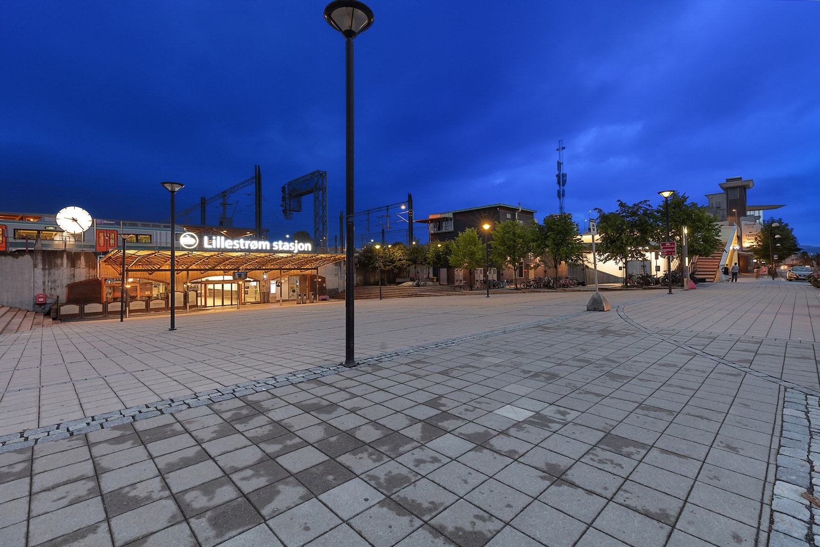 Lillestrøm Stasjon - knutepunktet for all kollektivtrafikk på Romerike Galleribilde